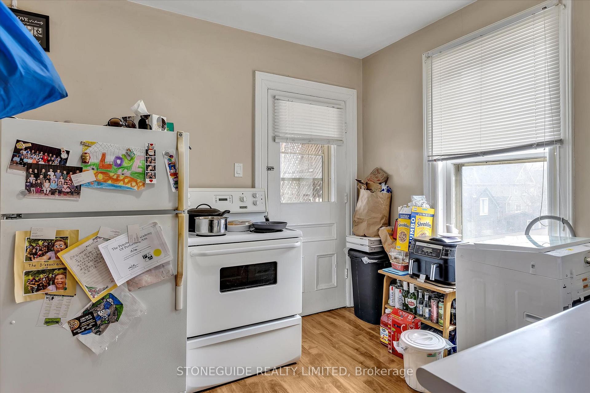 Photo 17 of 320-322 Pearl Avenue, Peterborough, Town Ward 3 — HOMEH