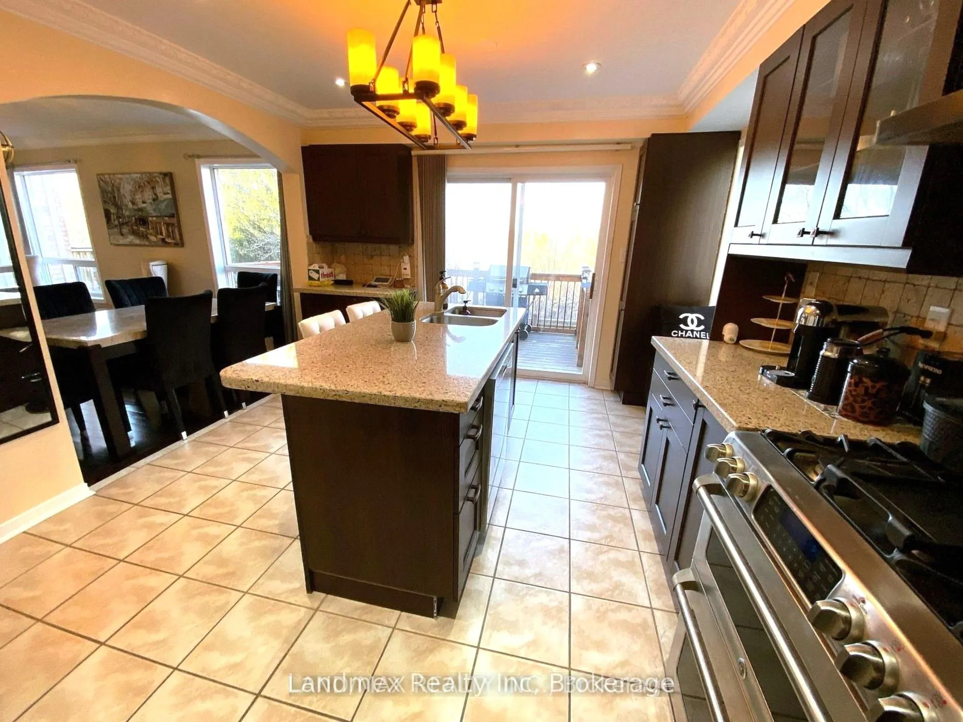 Photo 6 of 50 Charleswood Circle, Brampton, Fletcher's Meadow — HOMEH