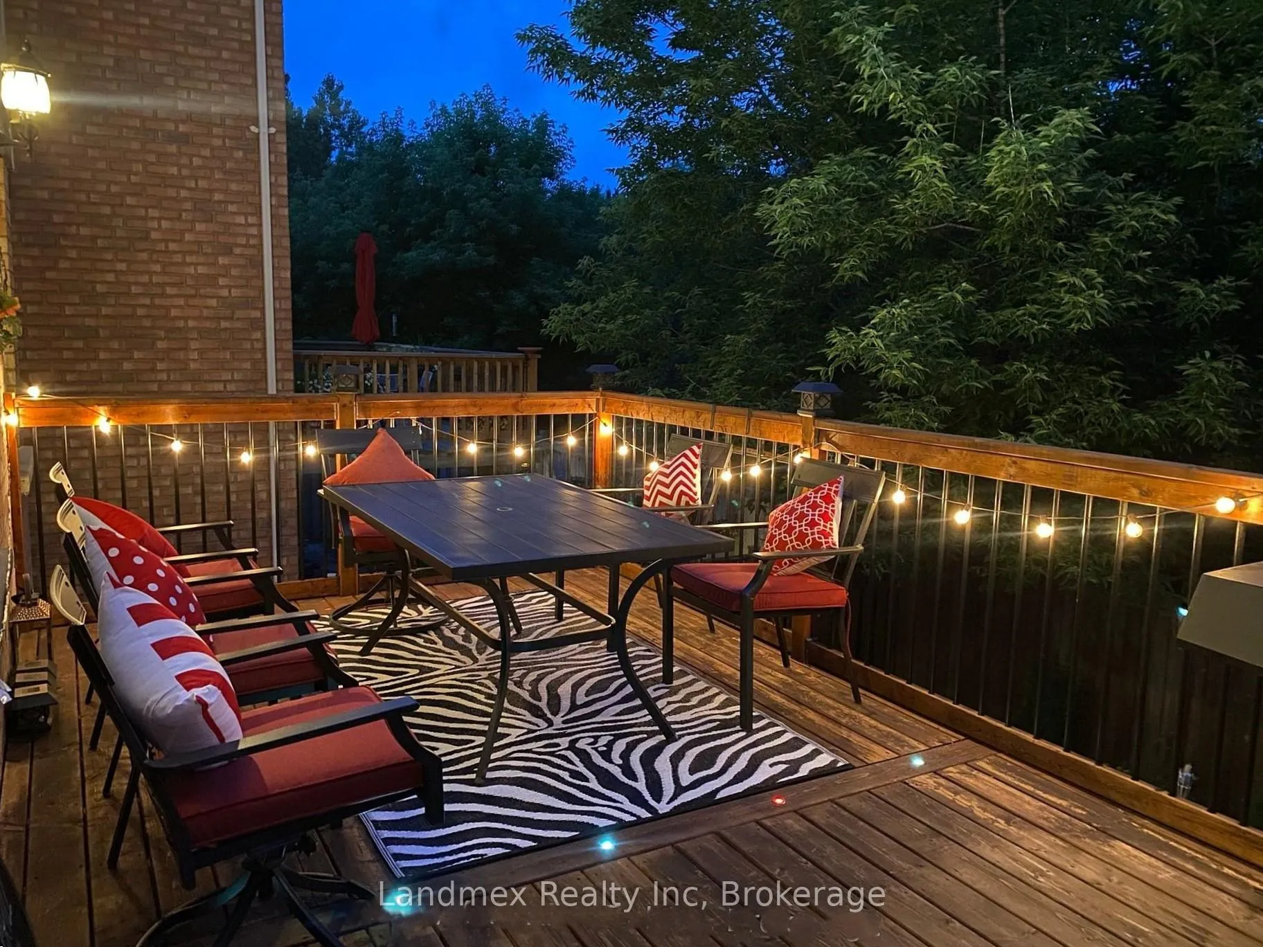 Photo 7 of 50 Charleswood Circle, Brampton, Fletcher's Meadow — HOMEH