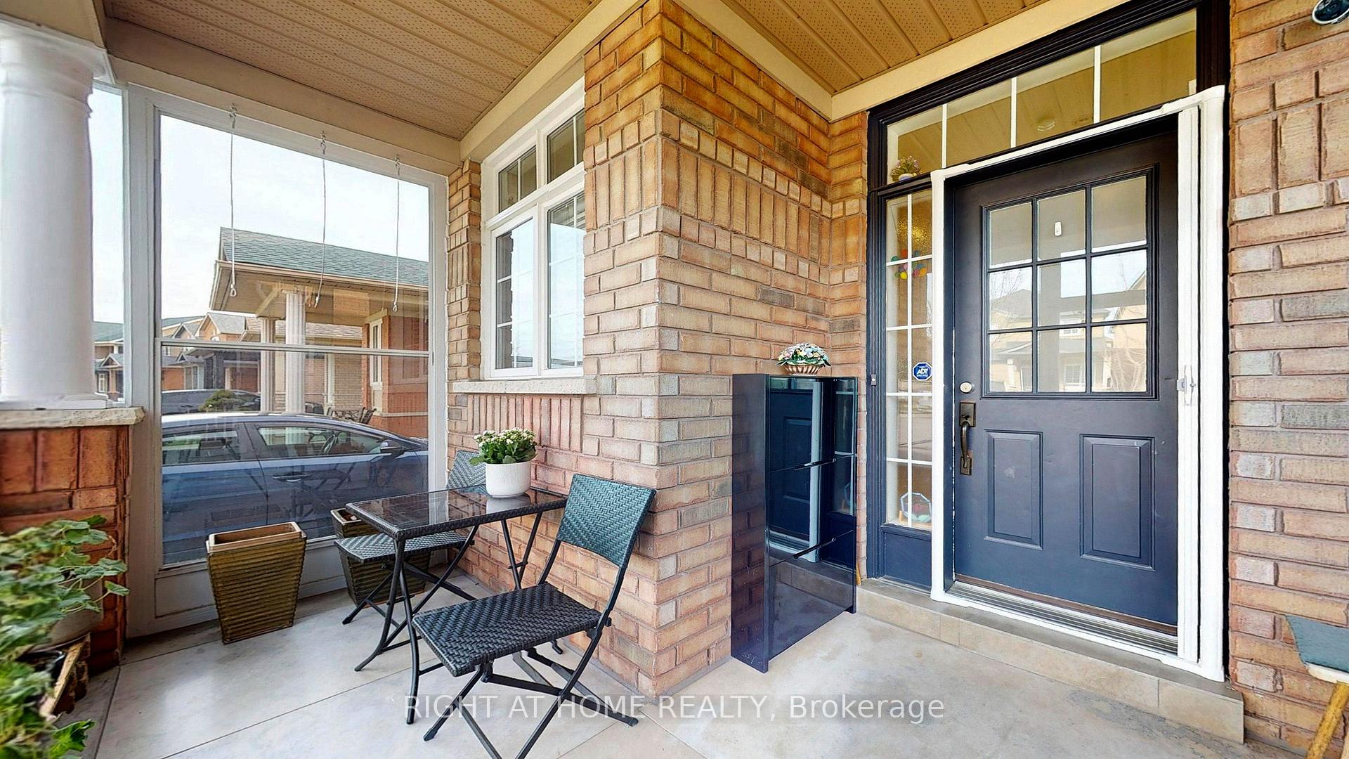 Photo 3 of 12 Signet Way, Vaughan, Vellore Village — HOMEH