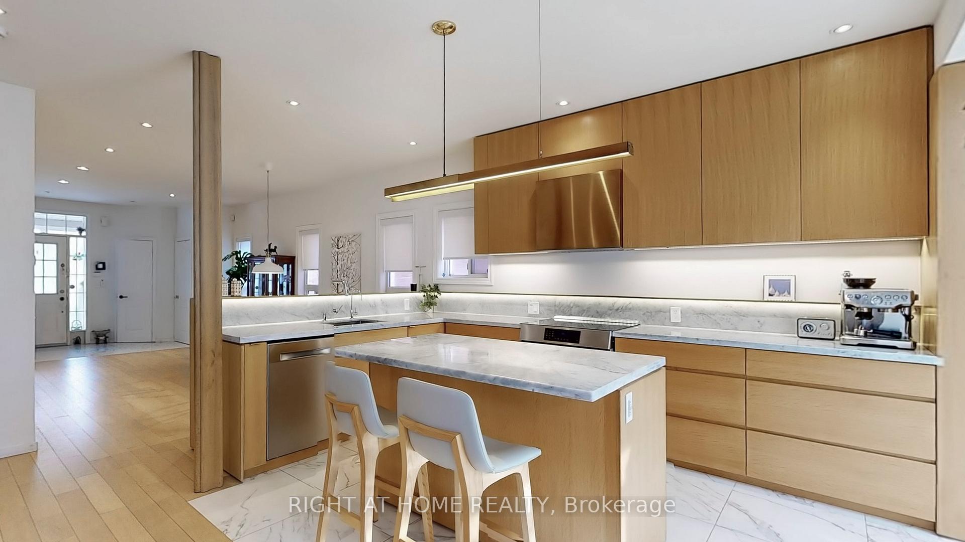 Photo 7 of 12 Signet Way, Vaughan, Vellore Village — HOMEH