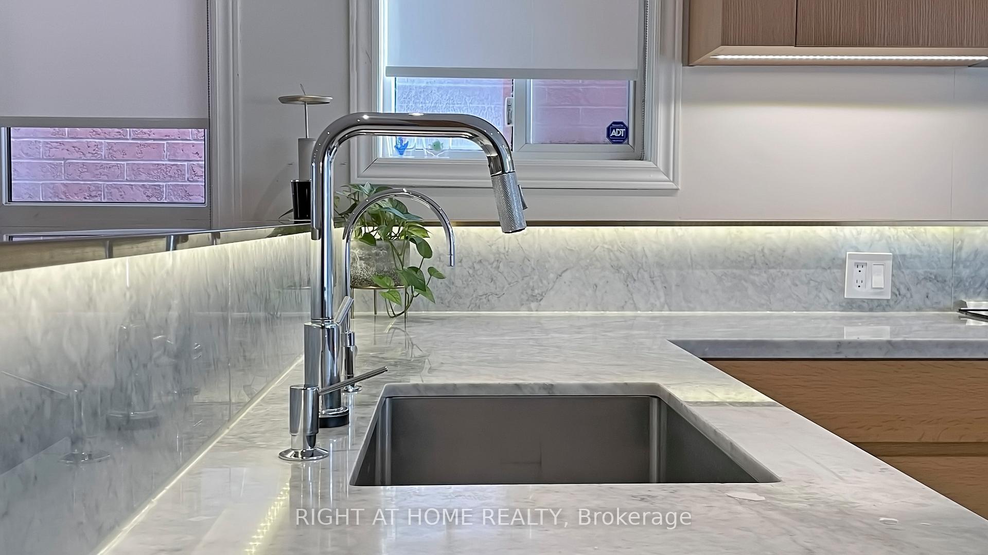 Photo 8 of 12 Signet Way, Vaughan, Vellore Village — HOMEH