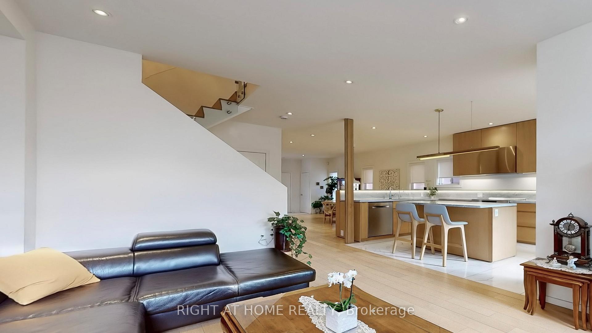 Photo 20 of 12 Signet Way, Vaughan, Vellore Village — HOMEH