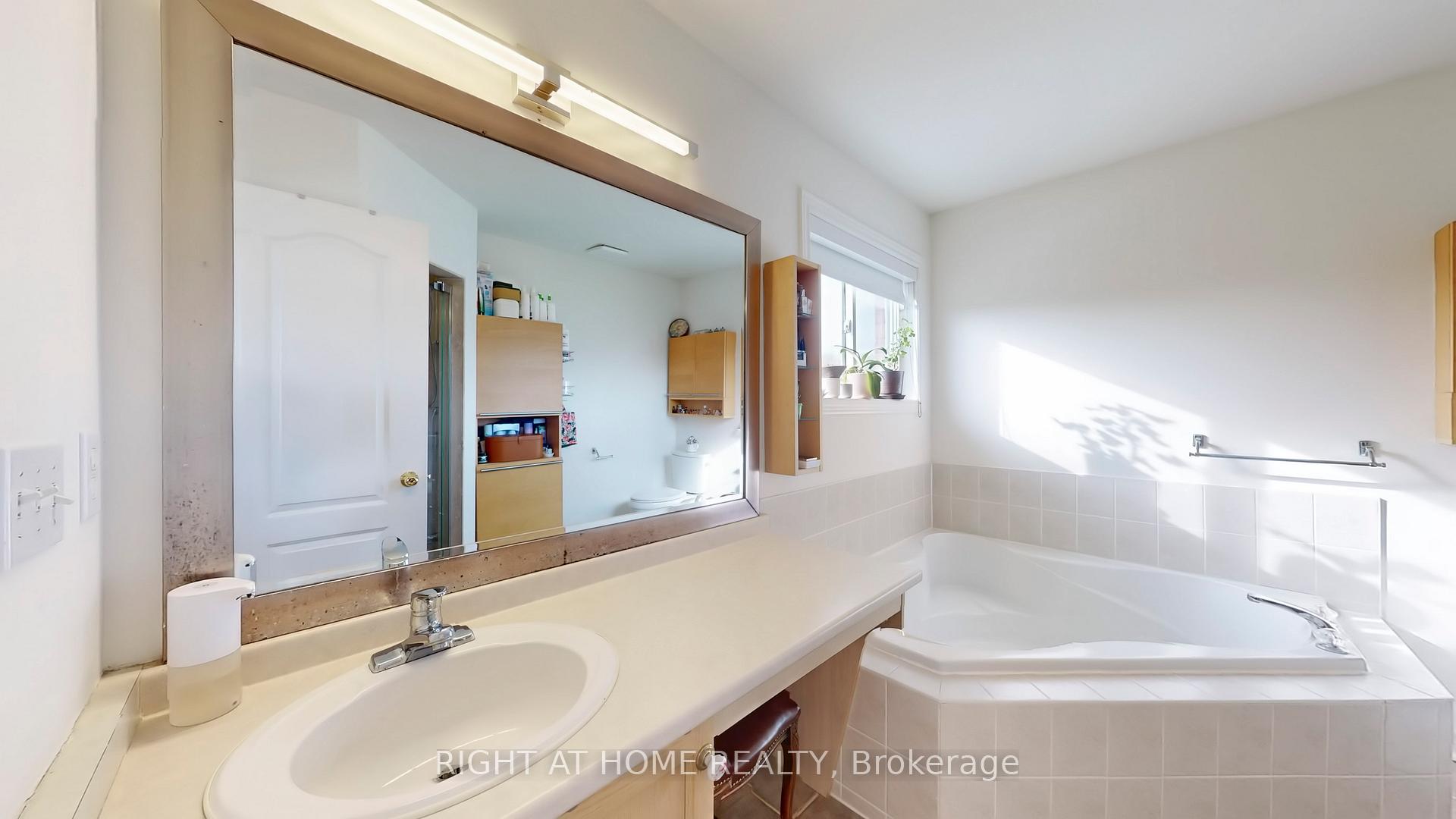Photo 26 of 12 Signet Way, Vaughan, Vellore Village — HOMEH