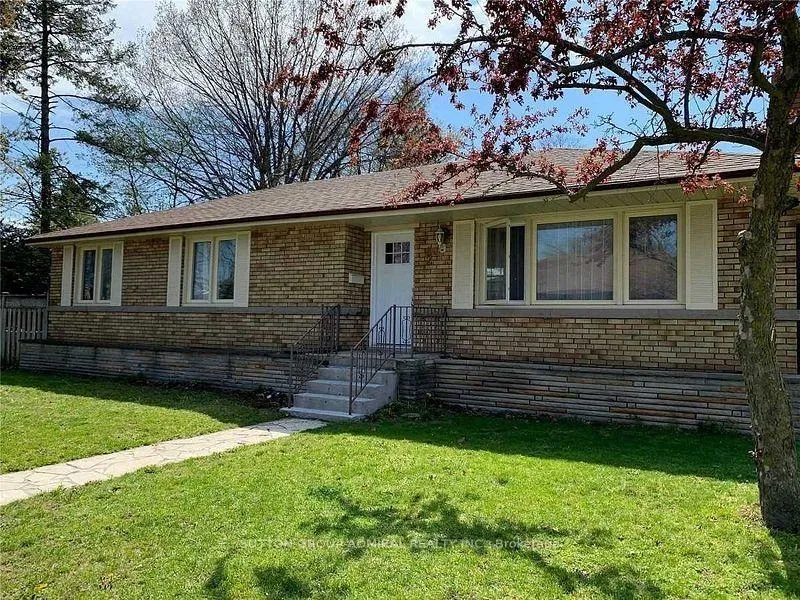 Photo 1 of 2 Sevenoaks Avenue, Etobicoke, Stonegate-Queensway — HOMEH