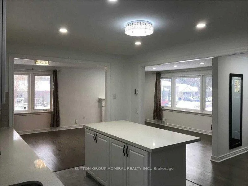 Photo 7 of 2 Sevenoaks Avenue, Etobicoke, Stonegate-Queensway — HOMEH