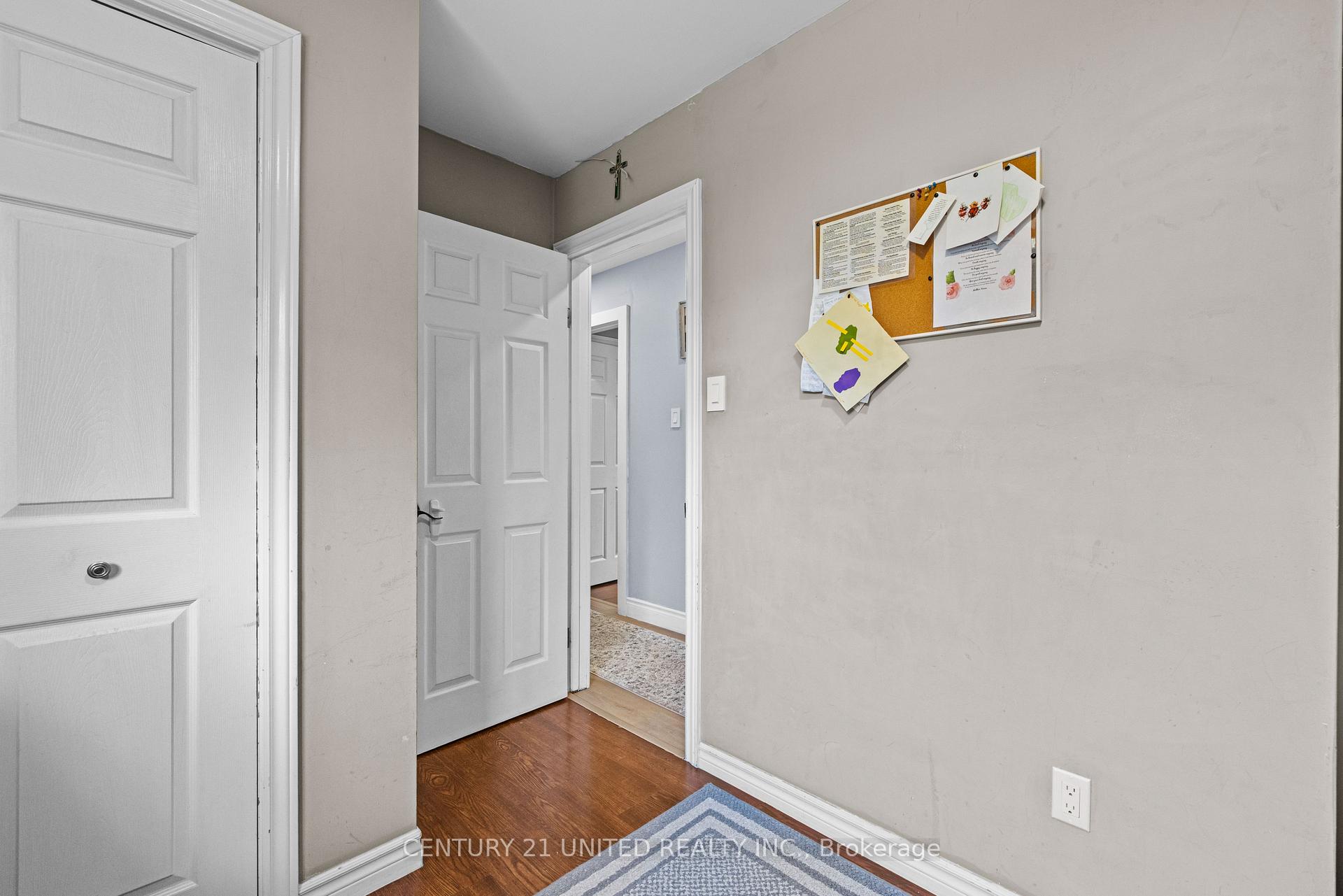 Photo 16 of 1105 Barnardo Avenue, Peterborough, Northcrest Ward 5 — HOMEH