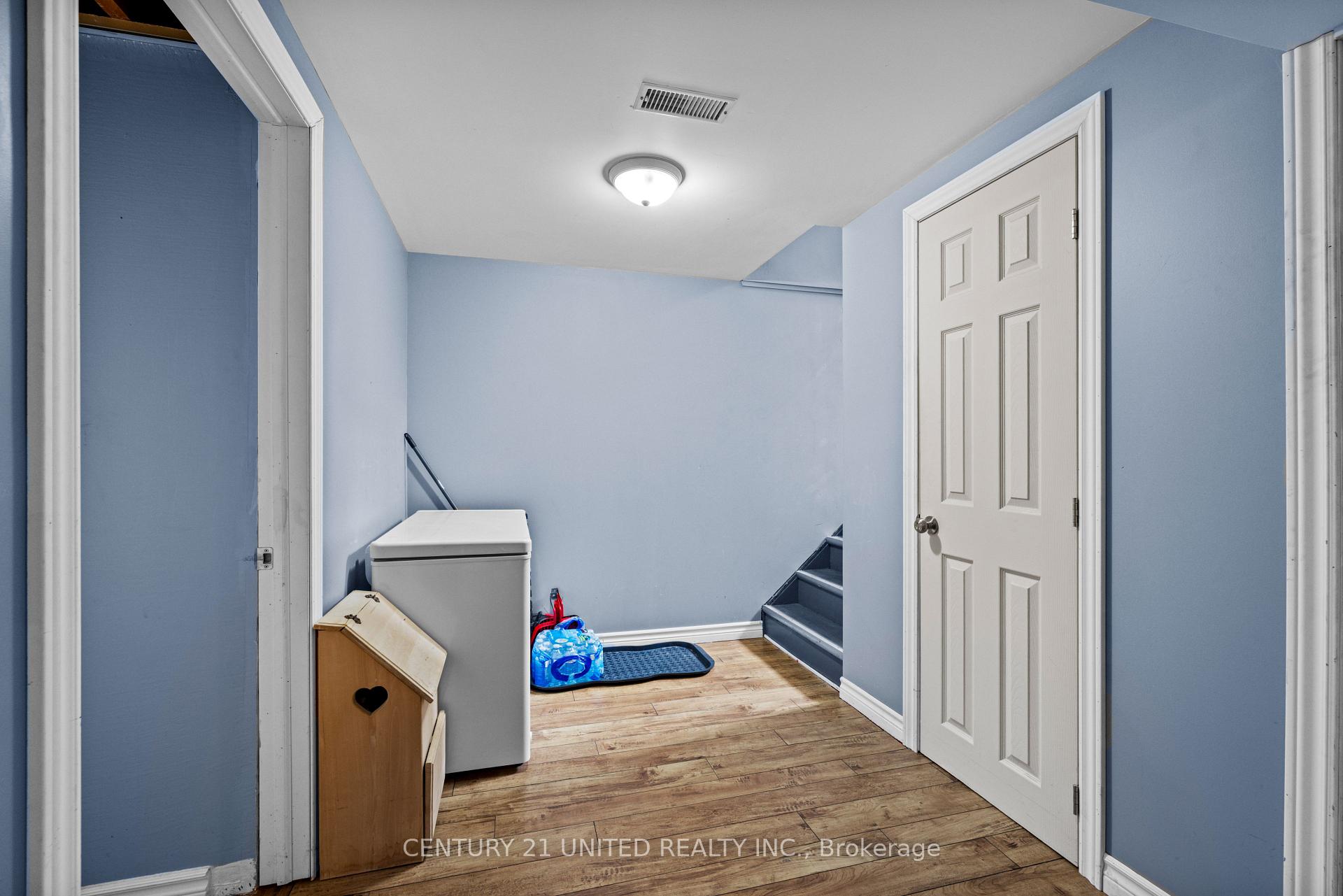 Photo 26 of 1105 Barnardo Avenue, Peterborough, Northcrest Ward 5 — HOMEH
