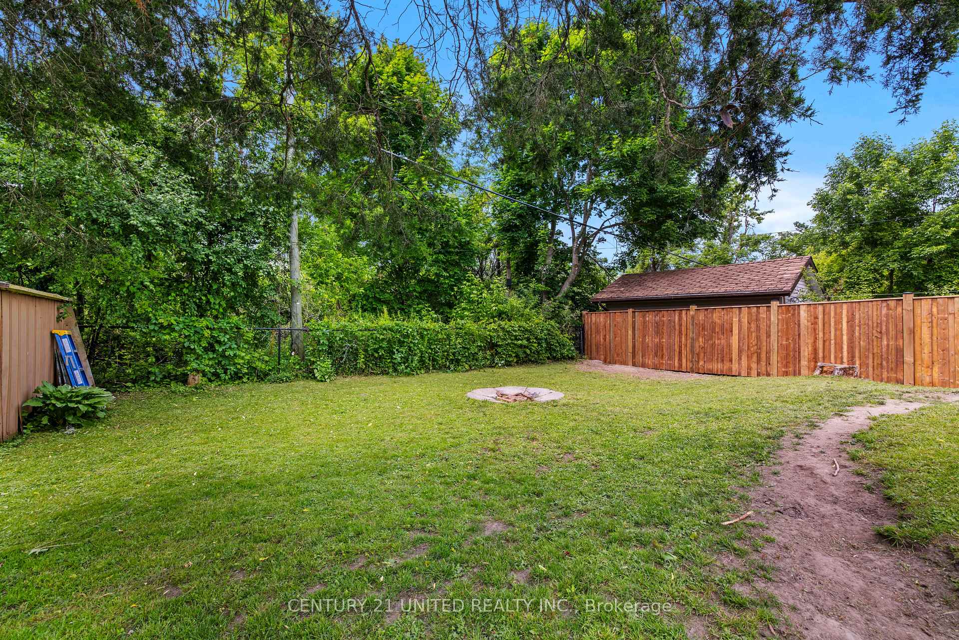 Photo 30 of 1105 Barnardo Avenue, Peterborough, Northcrest Ward 5 — HOMEH