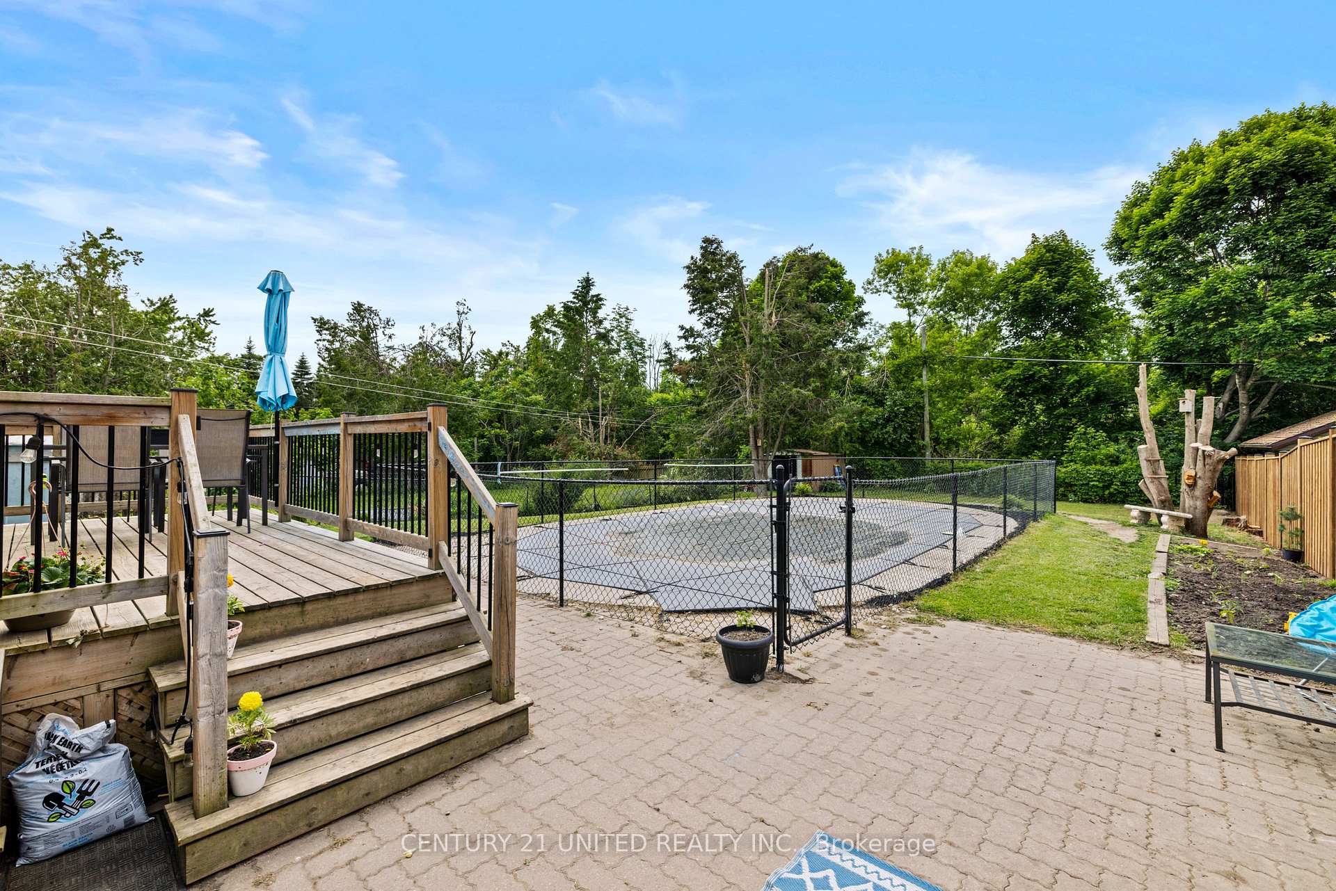 Photo 31 of 1105 Barnardo Avenue, Peterborough, Northcrest Ward 5 — HOMEH