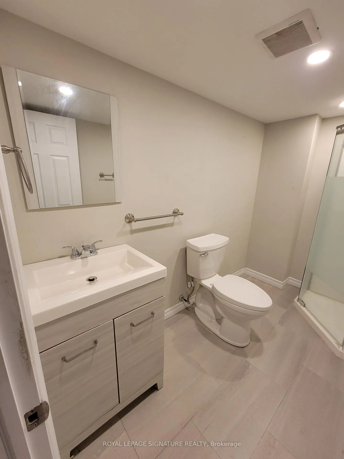 Photo 9 of Unit 4, 496 Horner Avenue, Etobicoke, Alderwood — HOMEH