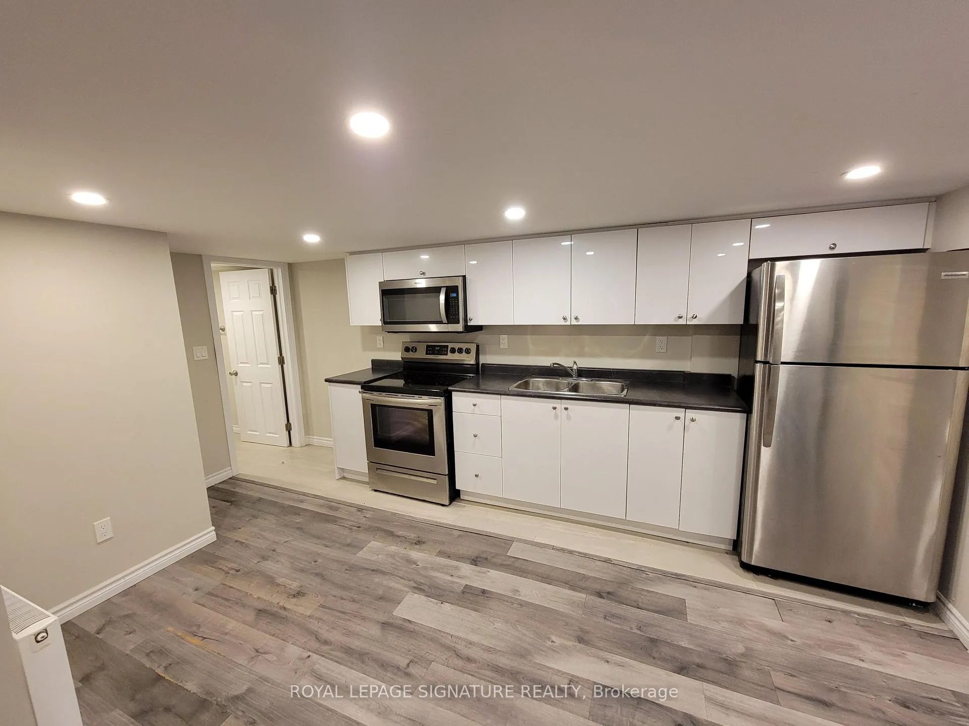 Photo 13 of Unit 4, 496 Horner Avenue, Etobicoke, Alderwood — HOMEH