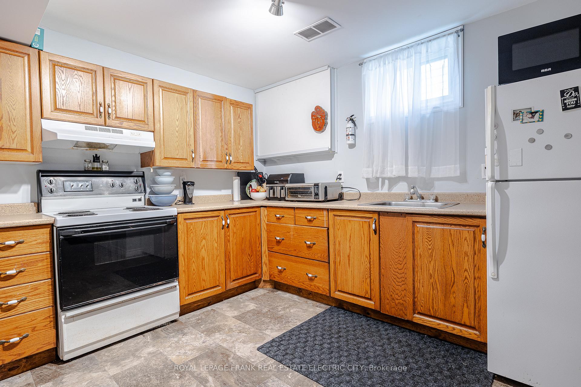 Photo 14 of 746 Chemong Road, Peterborough, Northcrest Ward 5 — HOMEH