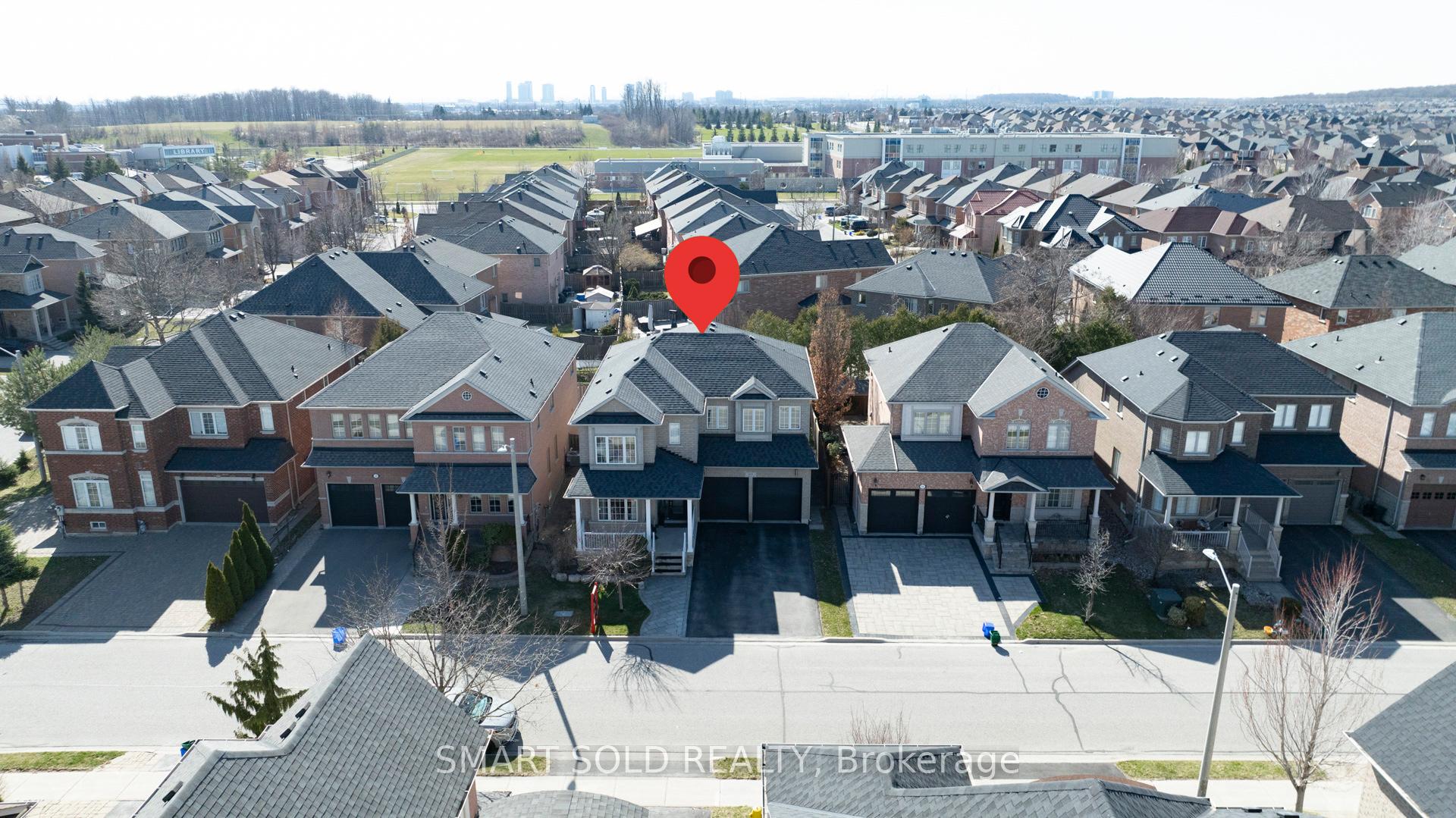 Photo 2 of 60 Chagall Drive, Vaughan, Patterson — HOMEH