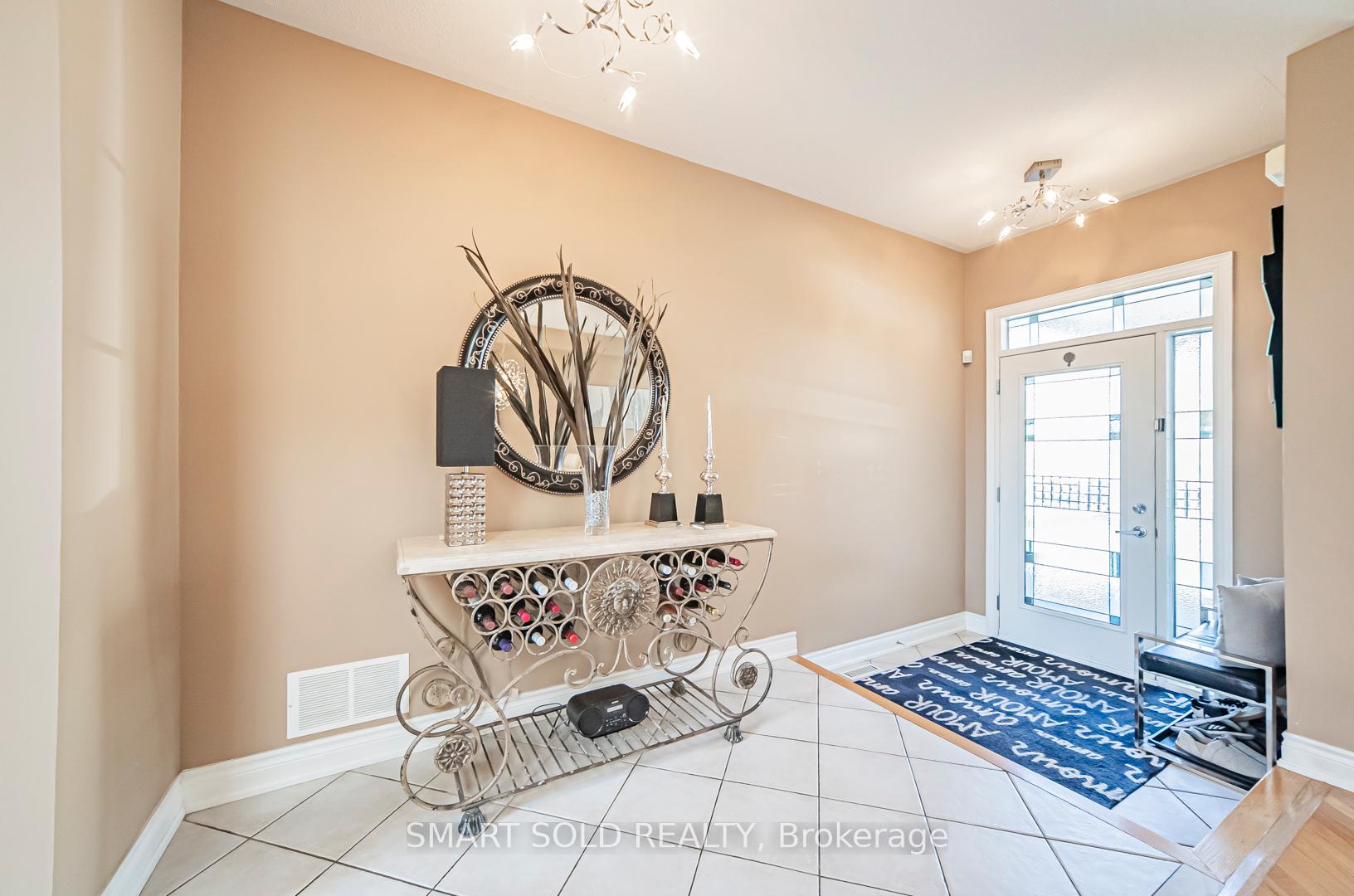 Photo 10 of 60 Chagall Drive, Vaughan, Patterson — HOMEH