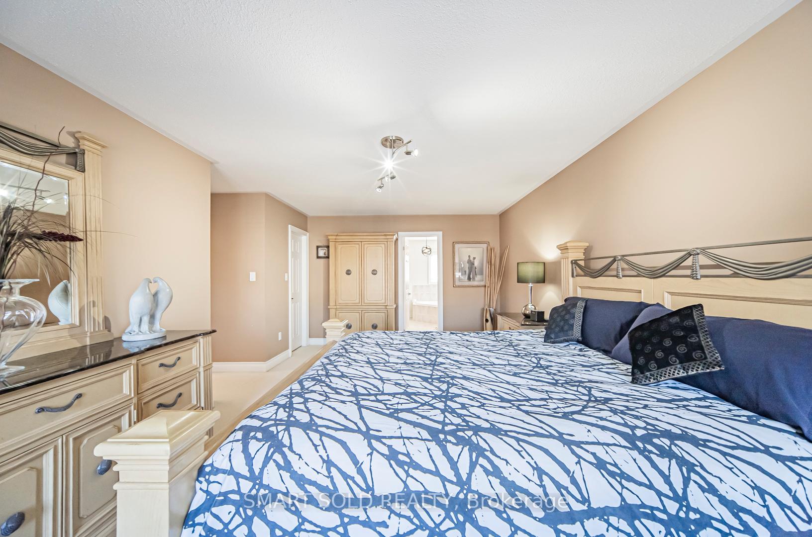 Photo 45 of 60 Chagall Drive, Vaughan, Patterson — HOMEH