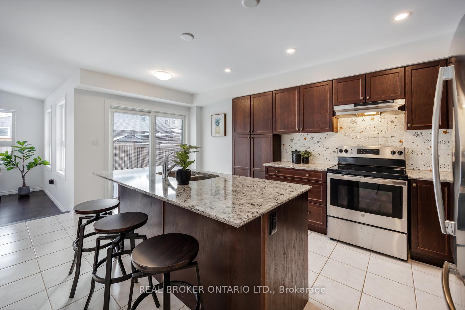 Photo 5 of 1485 Dunedin Crescent, Oshawa, Taunton — HOMEH