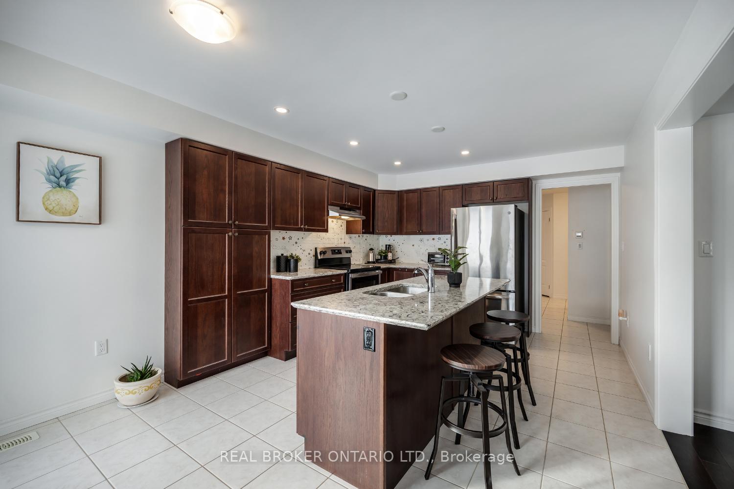Photo 7 of 1485 Dunedin Crescent, Oshawa, Taunton — HOMEH