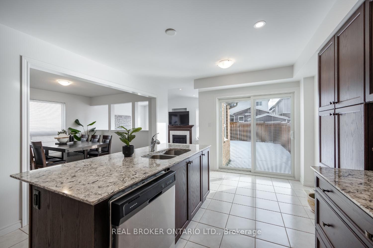 Photo 10 of 1485 Dunedin Crescent, Oshawa, Taunton — HOMEH