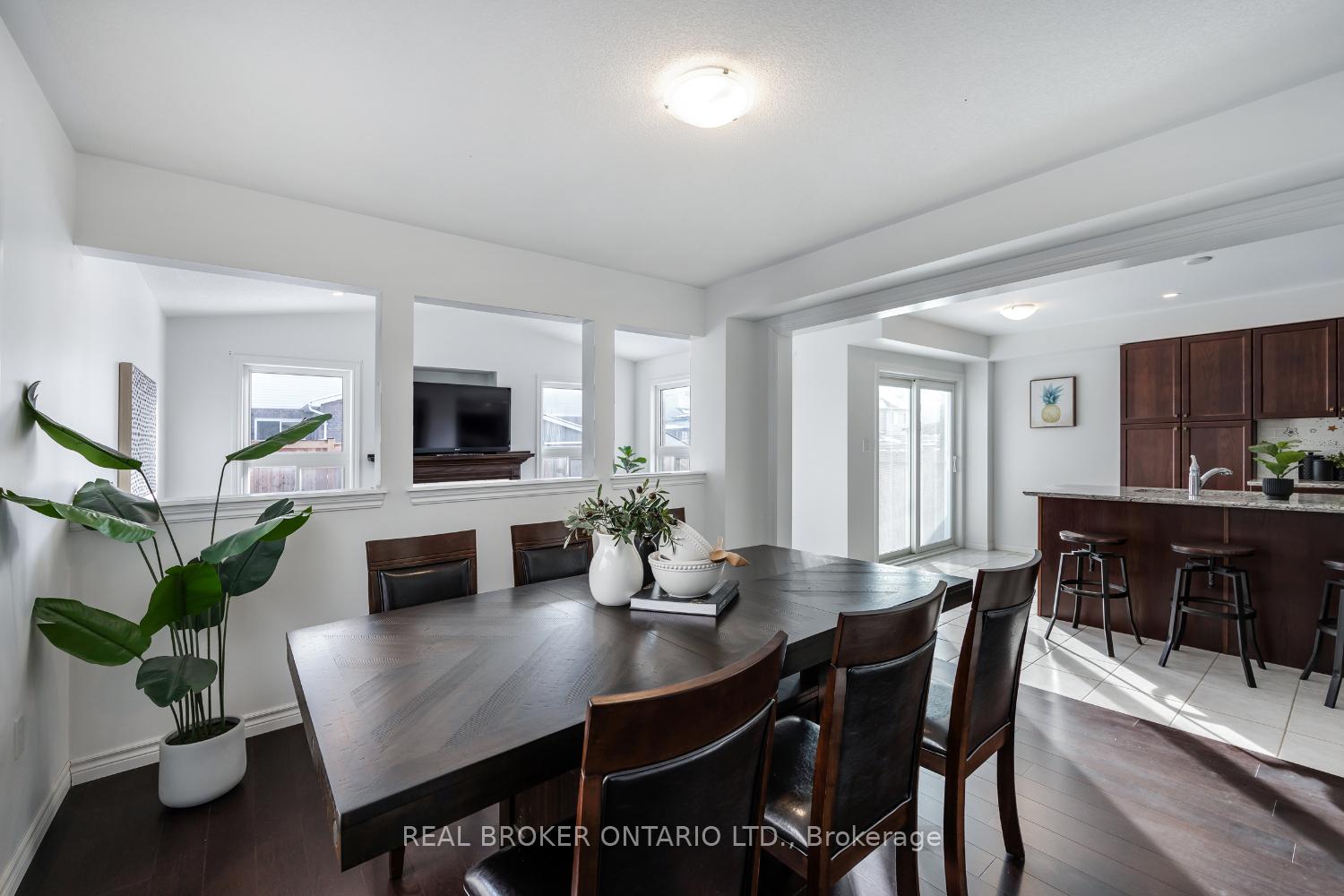 Photo 11 of 1485 Dunedin Crescent, Oshawa, Taunton — HOMEH