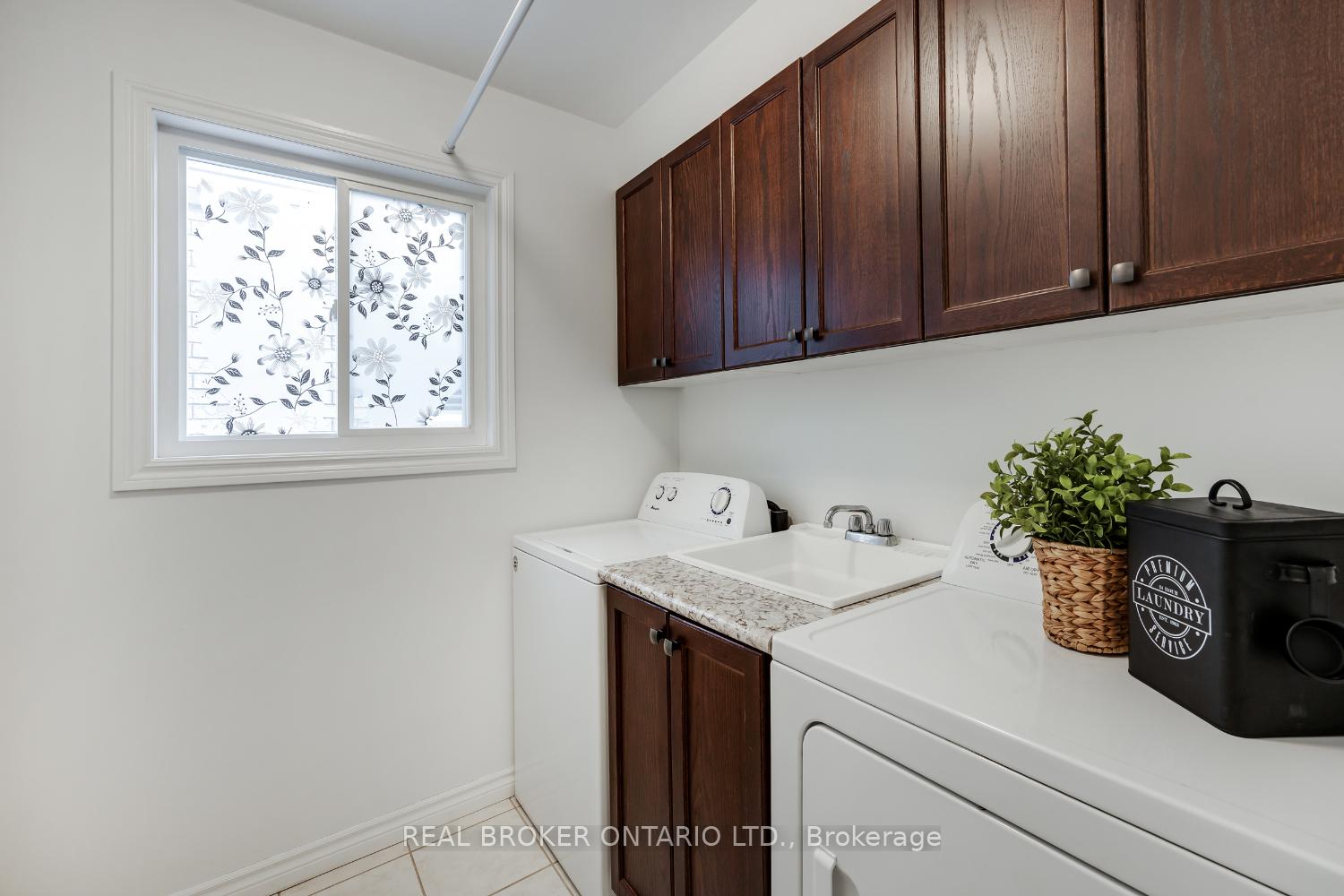 Photo 17 of 1485 Dunedin Crescent, Oshawa, Taunton — HOMEH