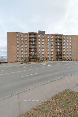 Front of Unit 608, 141 Dundas Street W