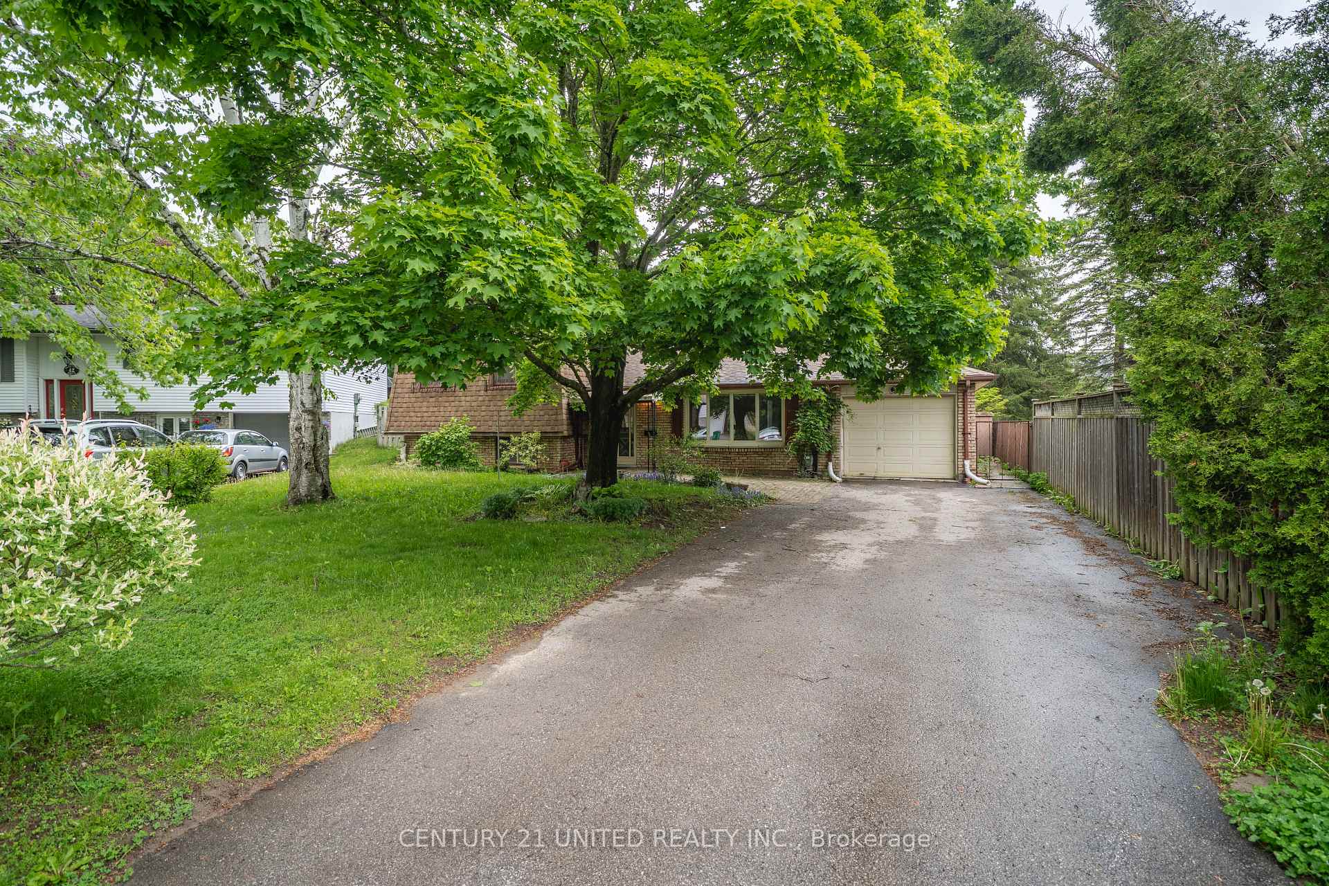 Photo 3 of 38 Parkview Drive, Peterborough, Northcrest Ward 5 — HOMEH