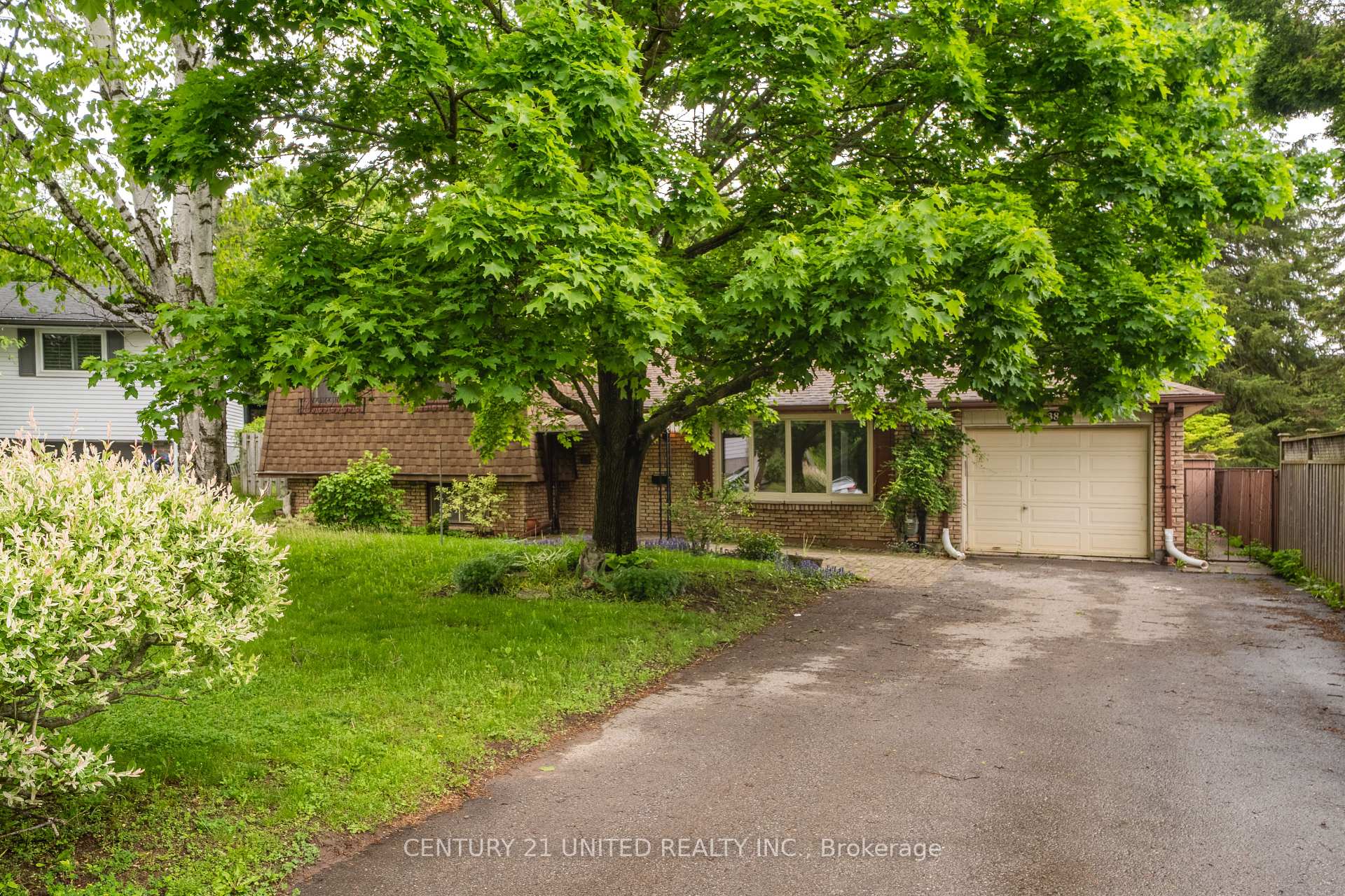 Photo 5 of 38 Parkview Drive, Peterborough, Northcrest Ward 5 — HOMEH