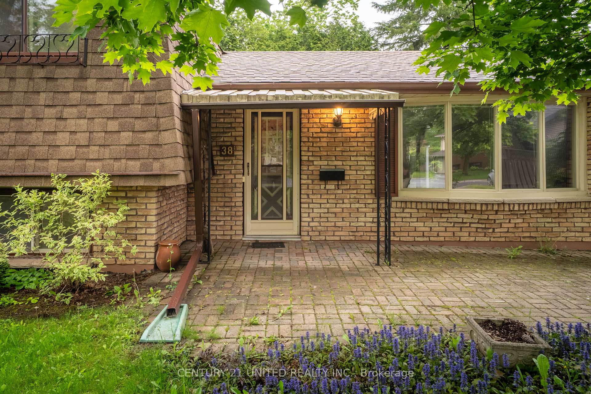 Photo 7 of 38 Parkview Drive, Peterborough, Northcrest Ward 5 — HOMEH