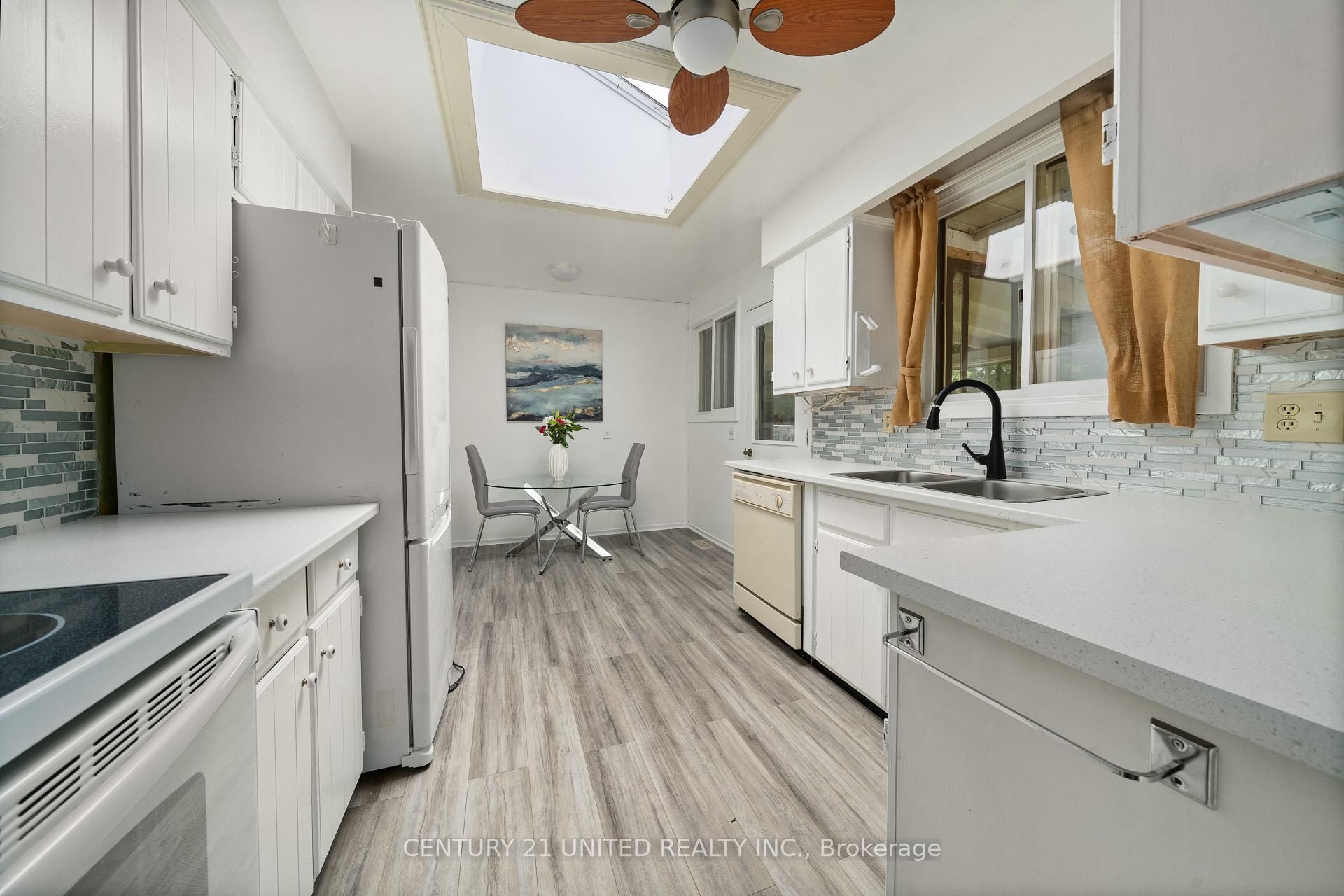 Photo 14 of 38 Parkview Drive, Peterborough, Northcrest Ward 5 — HOMEH