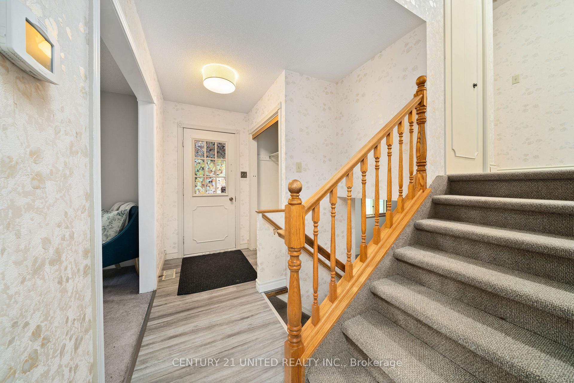 Photo 21 of 38 Parkview Drive, Peterborough, Northcrest Ward 5 — HOMEH