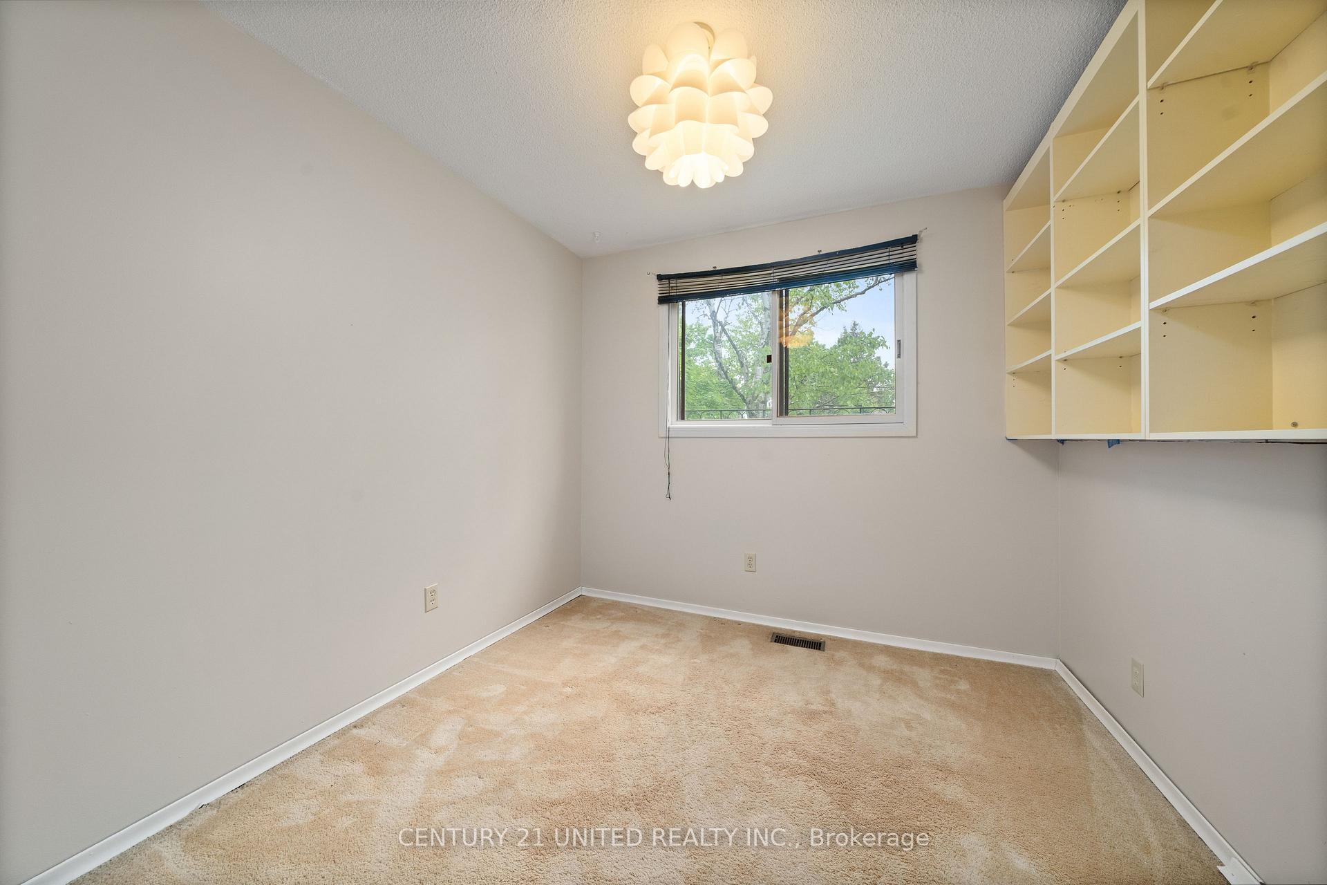 Photo 25 of 38 Parkview Drive, Peterborough, Northcrest Ward 5 — HOMEH