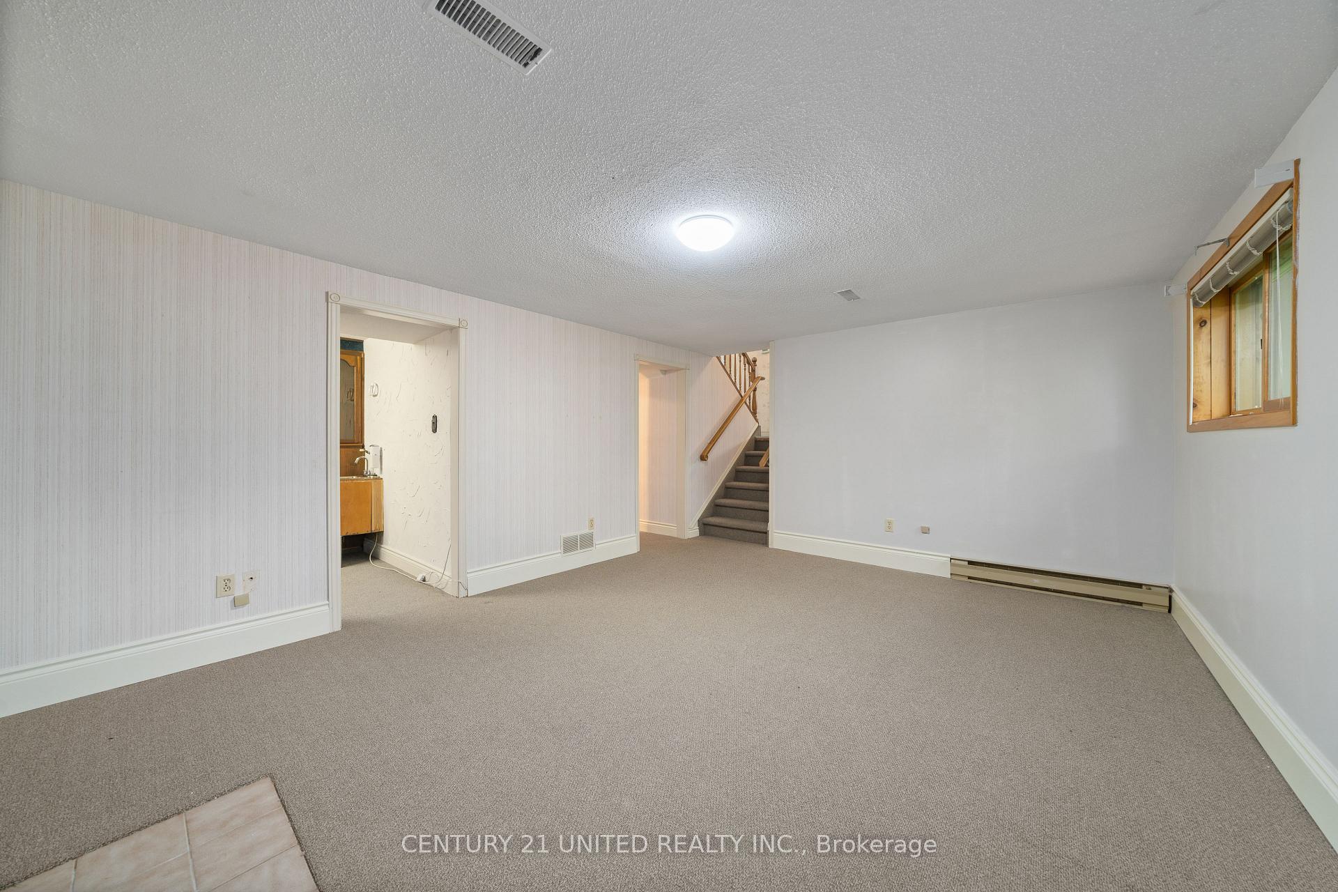 Photo 29 of 38 Parkview Drive, Peterborough, Northcrest Ward 5 — HOMEH