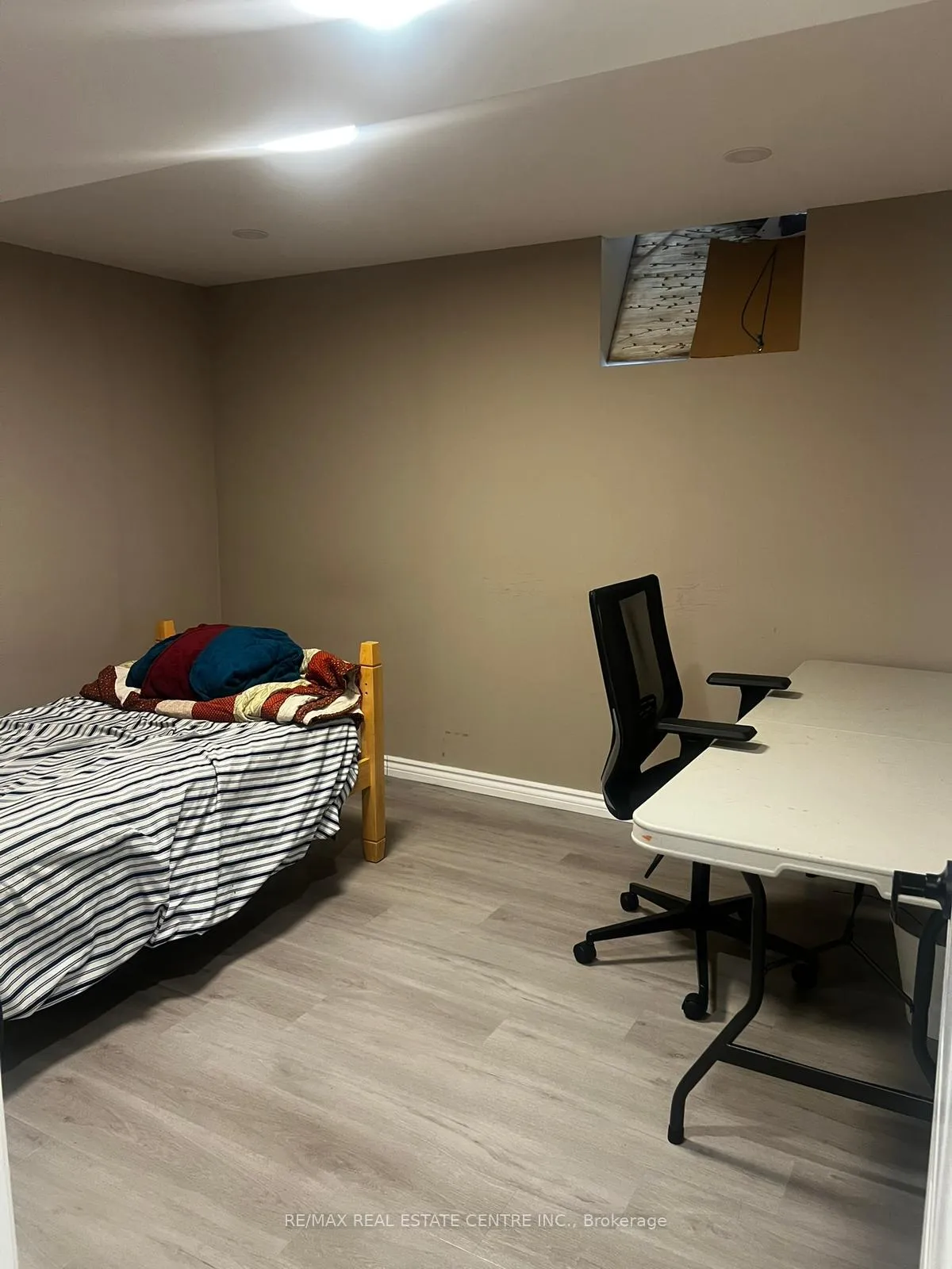 Photo 15 of 1870 Esterbrook Drive, Oshawa, Taunton — HOMEH