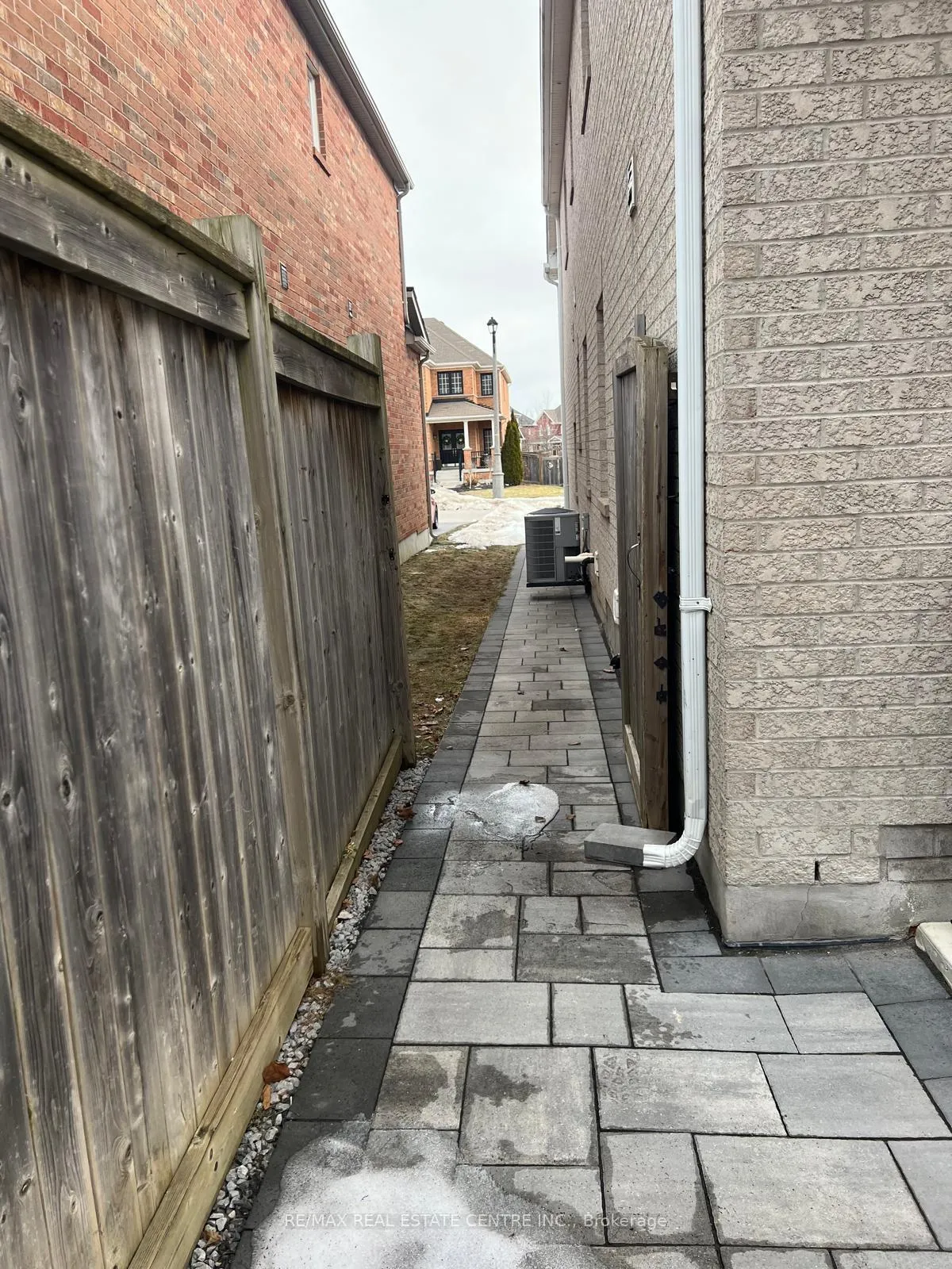 Photo 22 of 1870 Esterbrook Drive, Oshawa, Taunton — HOMEH