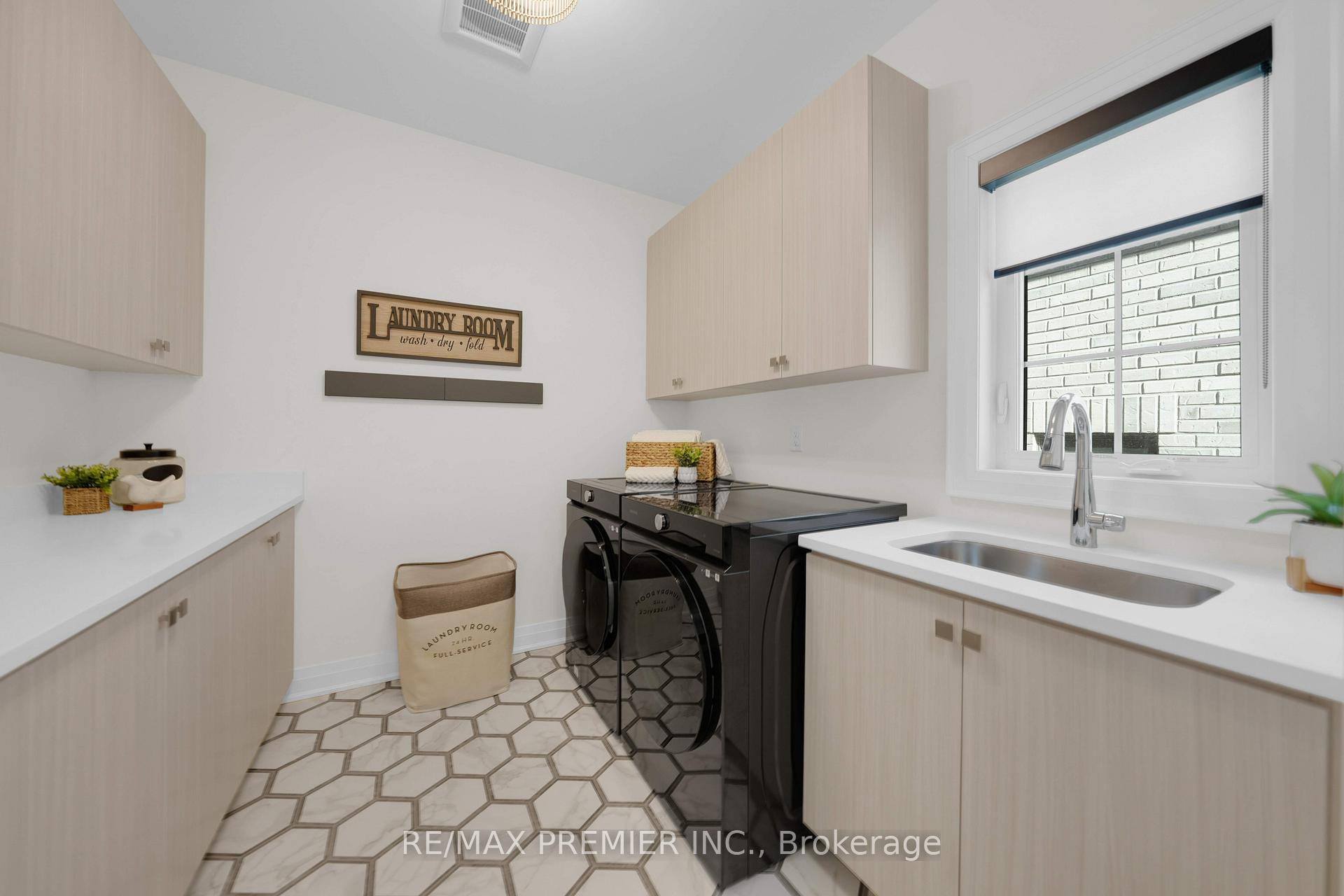 Photo 24 of 35 Wainfleet Crescent, Vaughan, Vellore Village — HOMEH