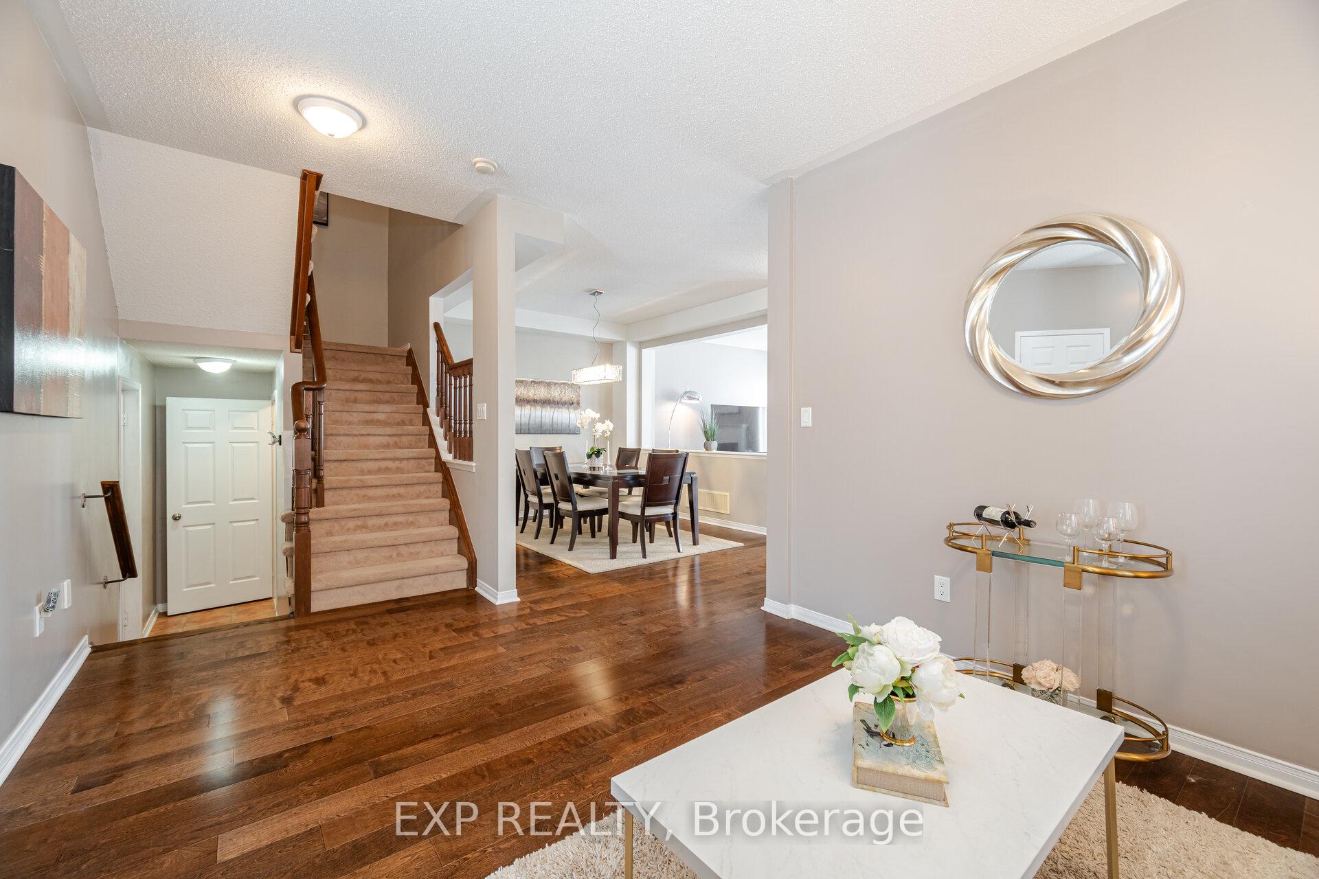 Photo 4 of 1204 Langley Circle, Oshawa, Pinecrest — HOMEH