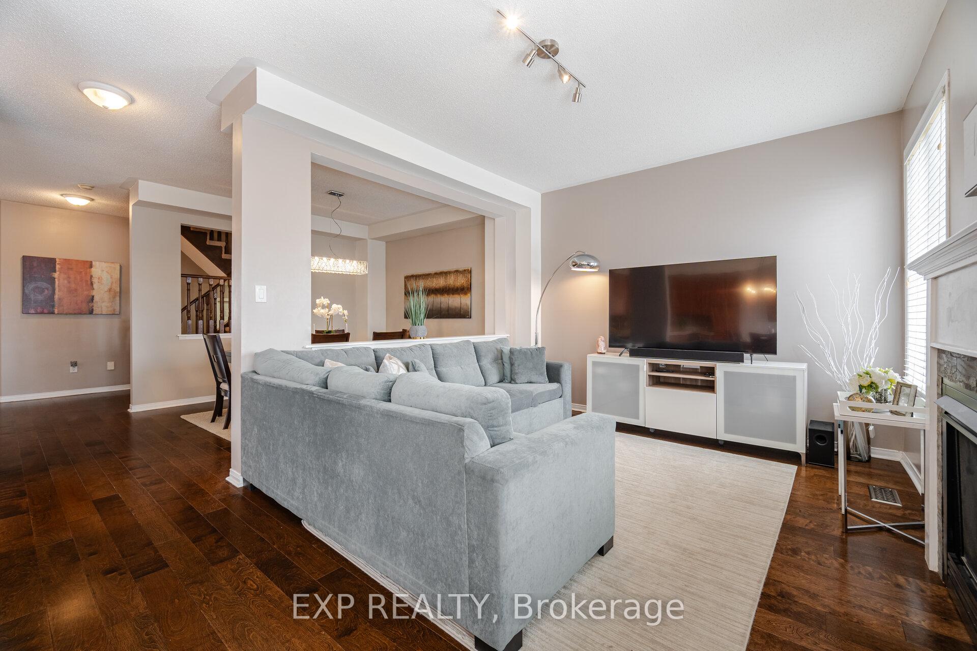 Photo 7 of 1204 Langley Circle, Oshawa, Pinecrest — HOMEH