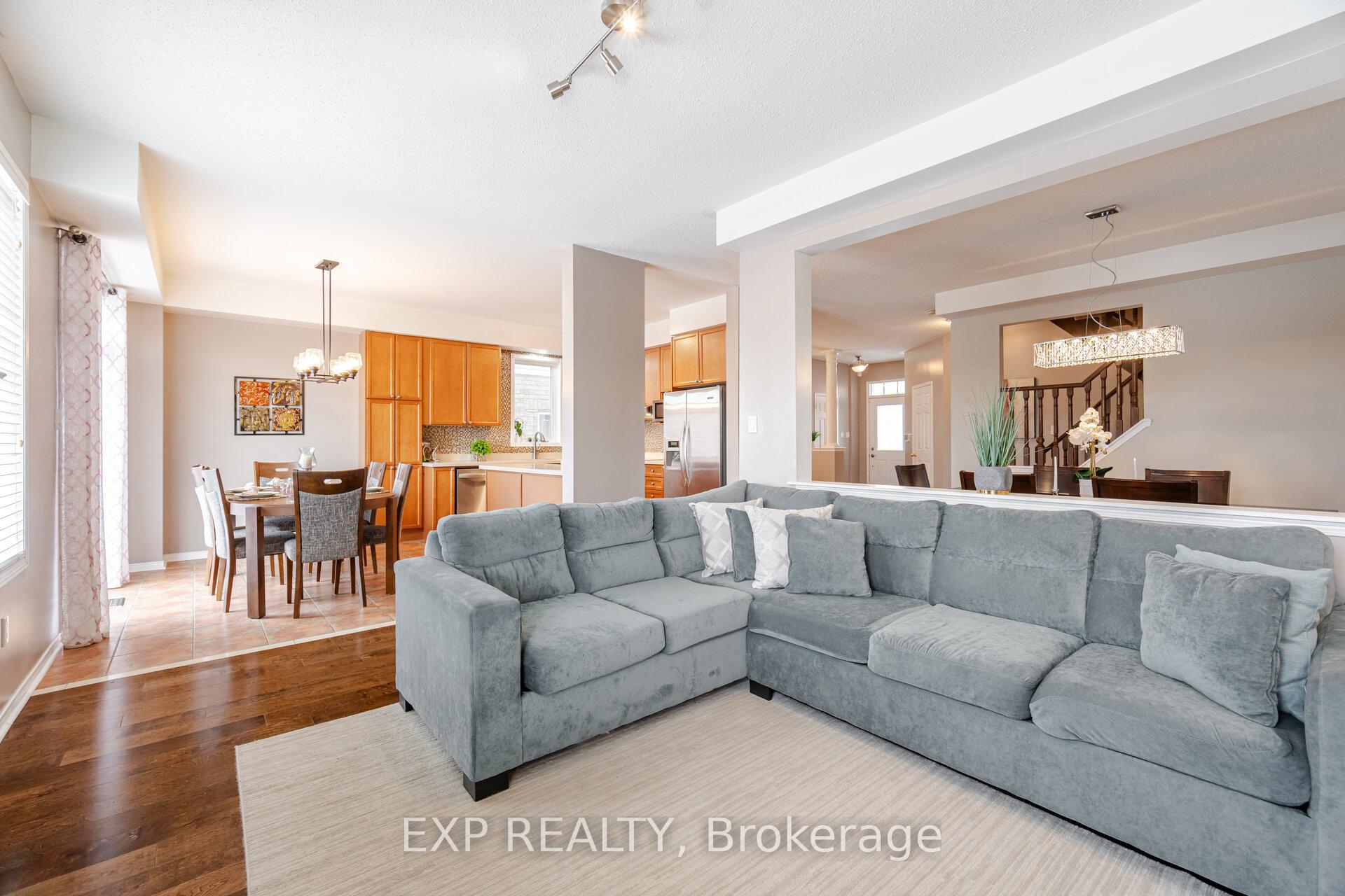 Photo 9 of 1204 Langley Circle, Oshawa, Pinecrest — HOMEH