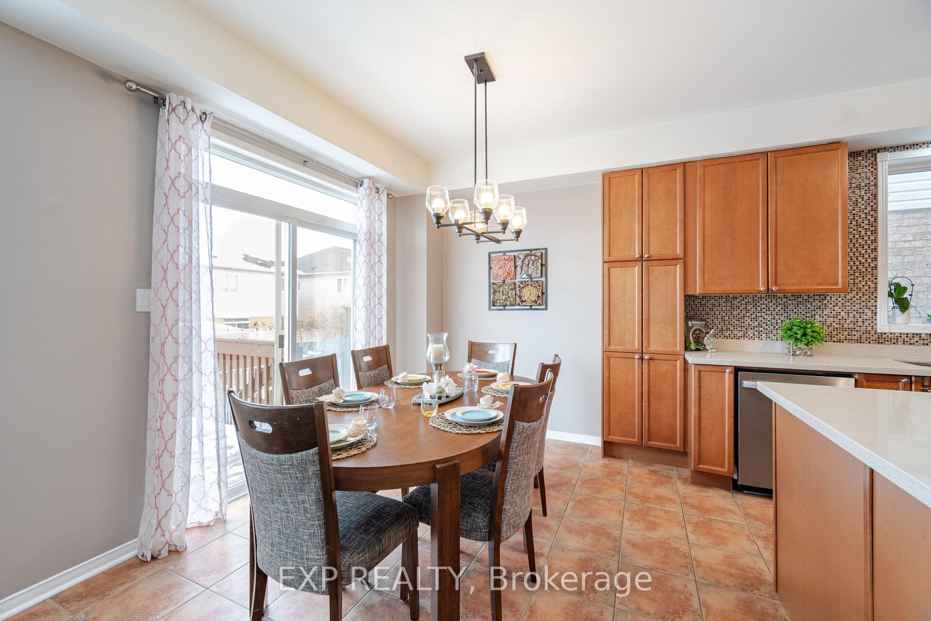 Photo 10 of 1204 Langley Circle, Oshawa, Pinecrest — HOMEH