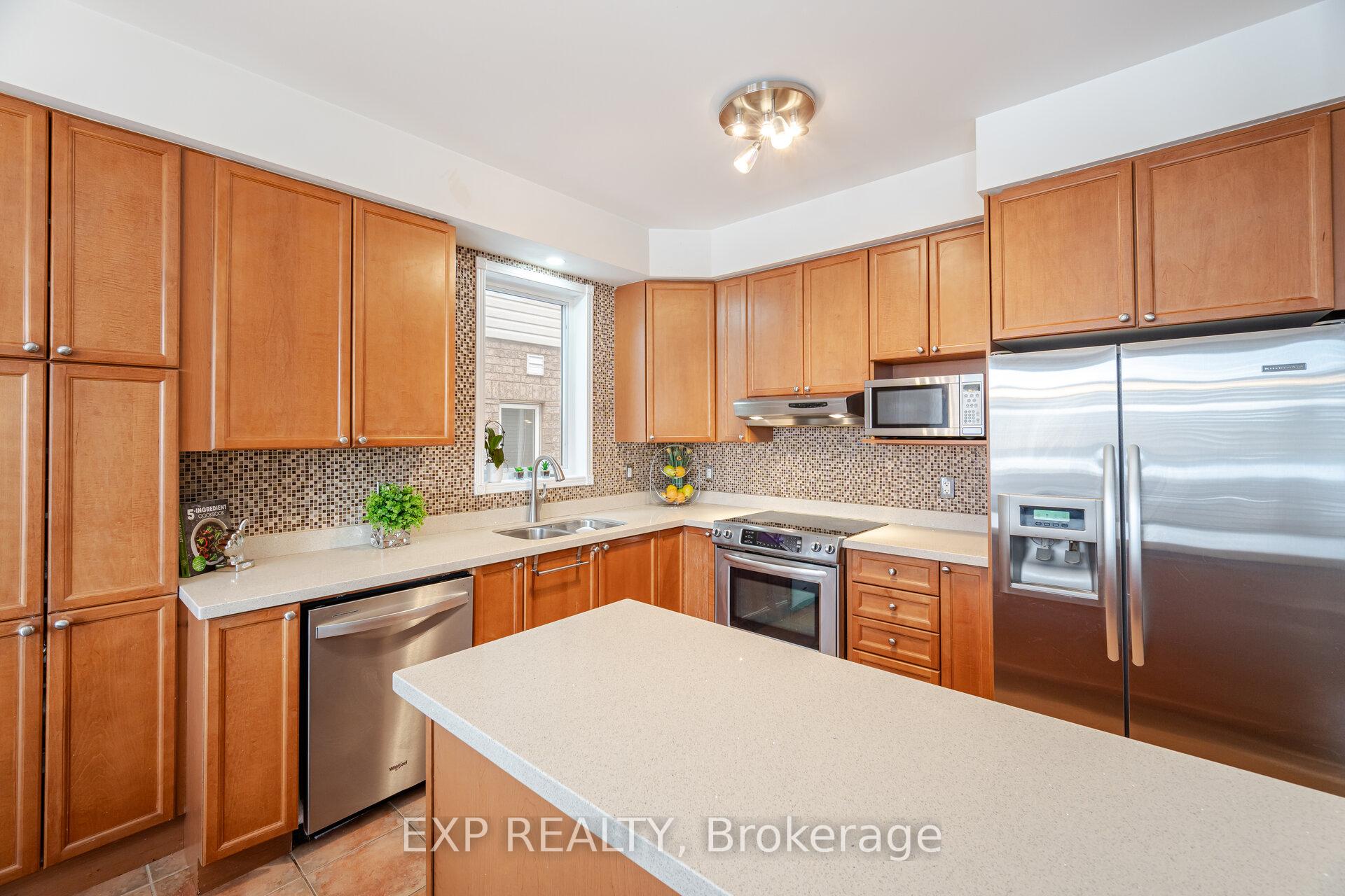 Photo 13 of 1204 Langley Circle, Oshawa, Pinecrest — HOMEH