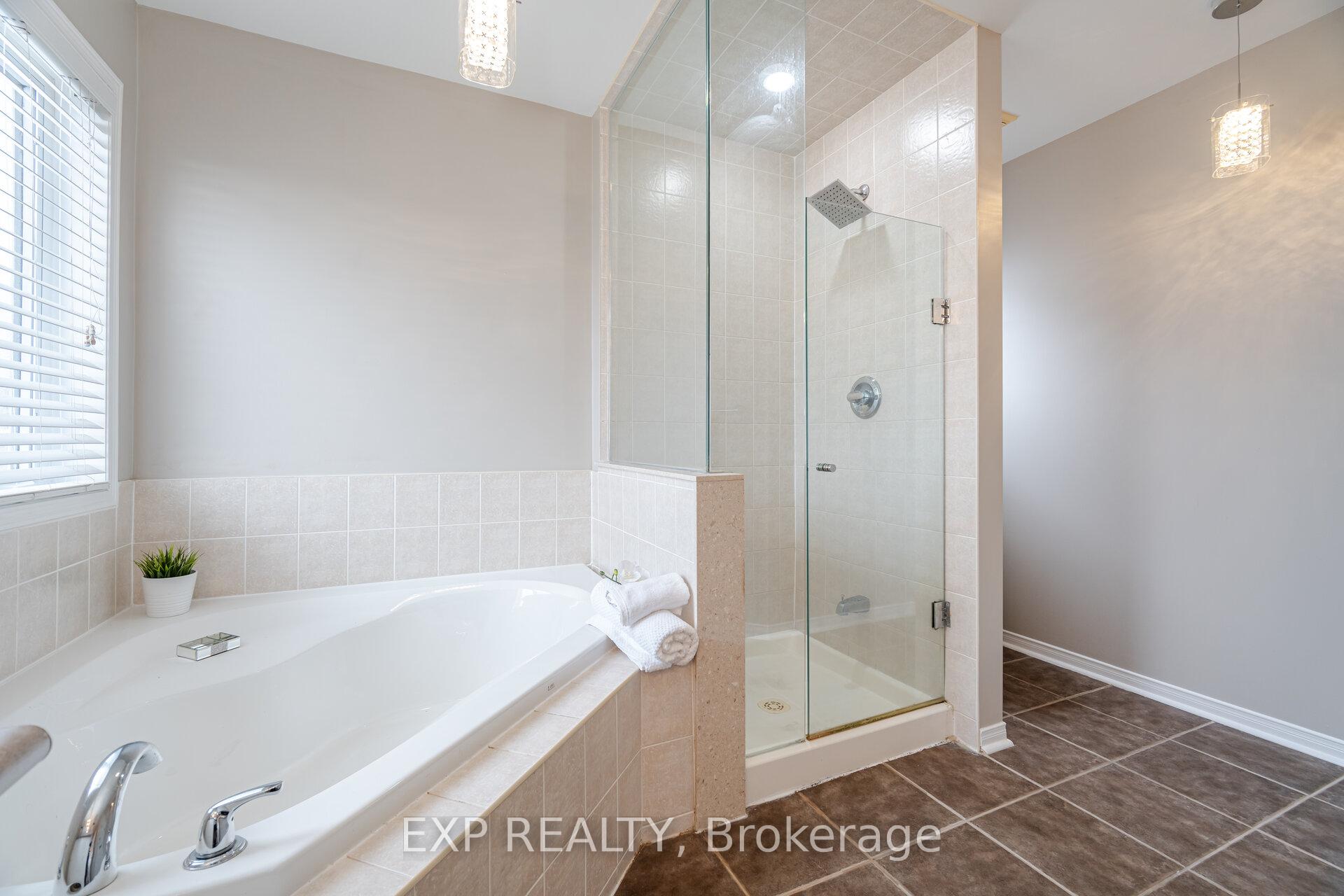 Photo 23 of 1204 Langley Circle, Oshawa, Pinecrest — HOMEH