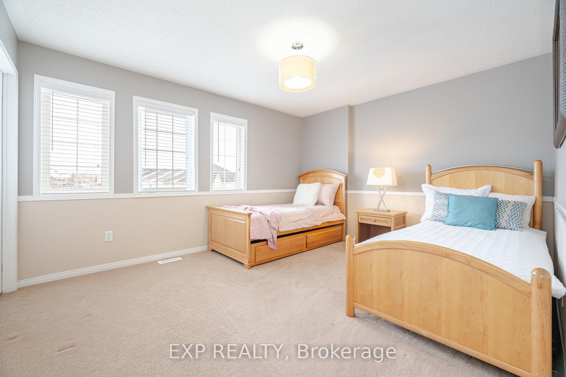 Photo 25 of 1204 Langley Circle, Oshawa, Pinecrest — HOMEH