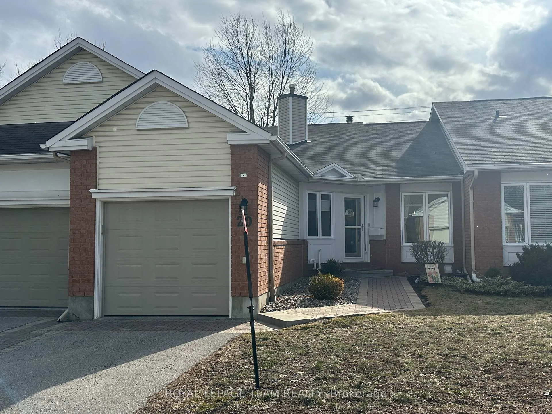 Front of 20 River Oaks Court