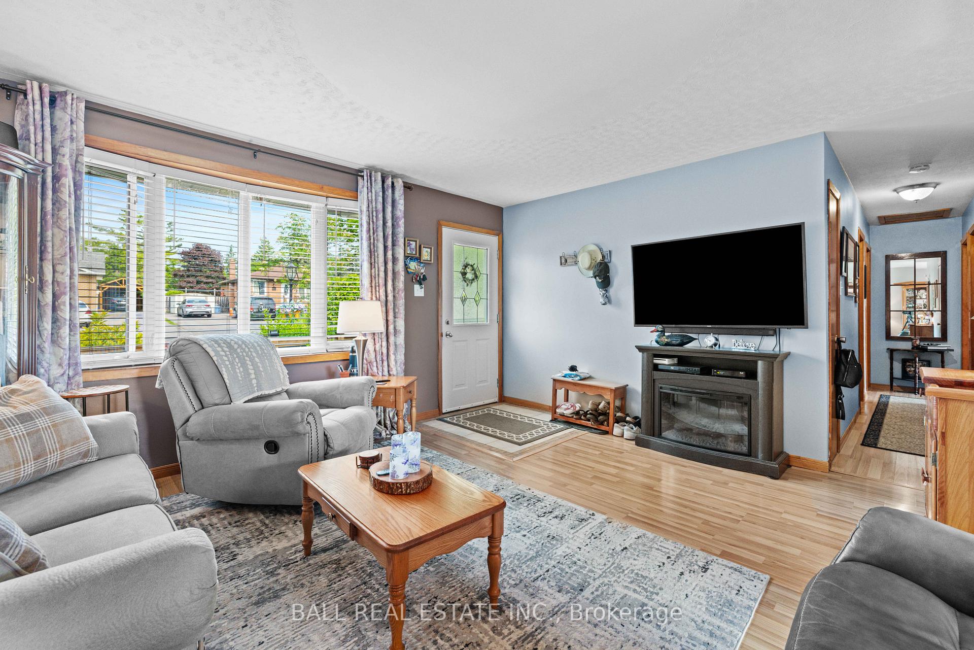 Photo 4 of 171 Herbert Street, Peterborough, Northcrest Ward 5 — HOMEH
