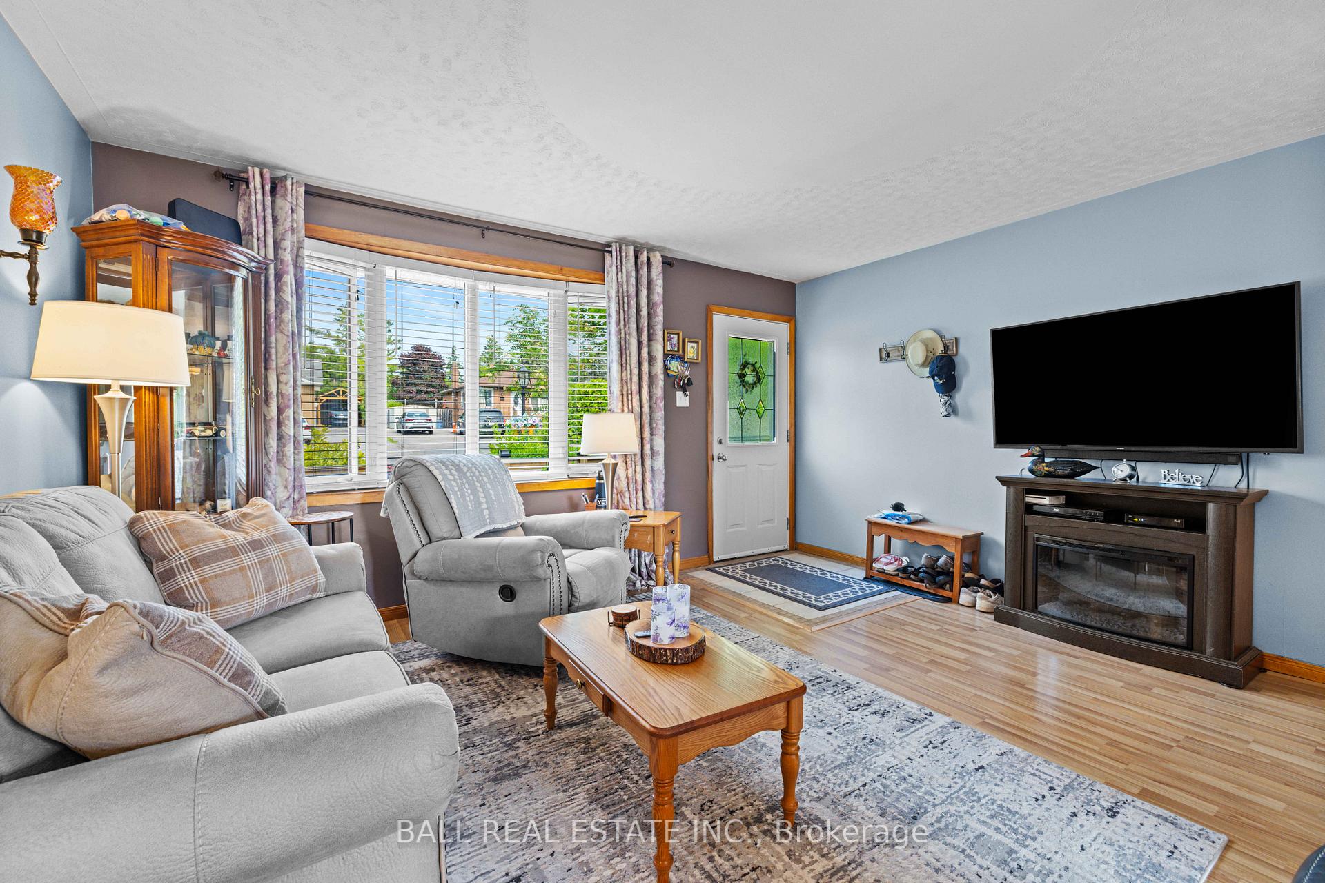 Photo 6 of 171 Herbert Street, Peterborough, Northcrest Ward 5 — HOMEH