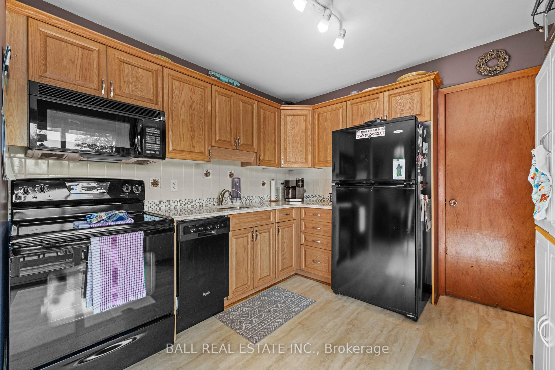 Photo 12 of 171 Herbert Street, Peterborough, Northcrest Ward 5 — HOMEH