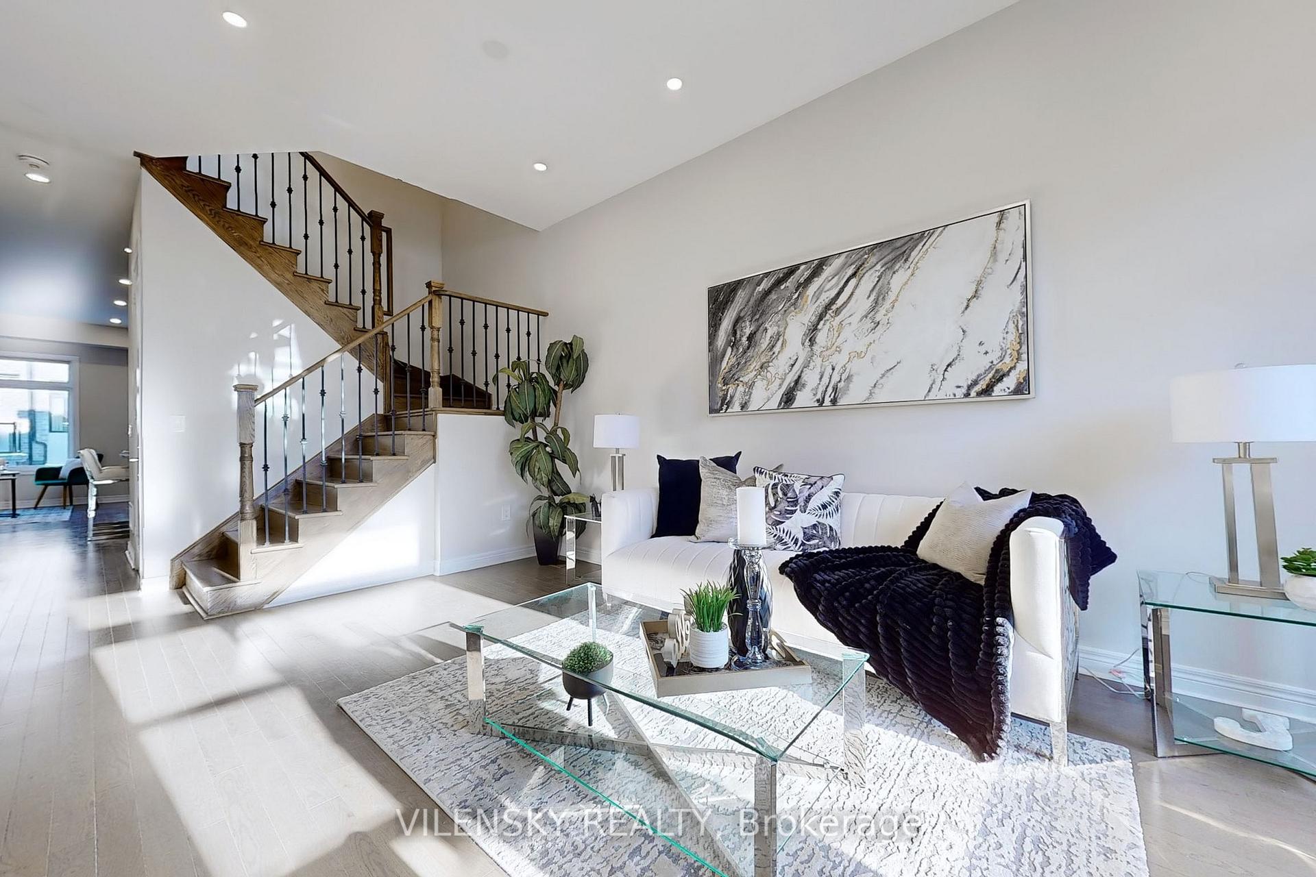 Photo 2 of 66 Laskin Drive, Vaughan, Patterson — HOMEH