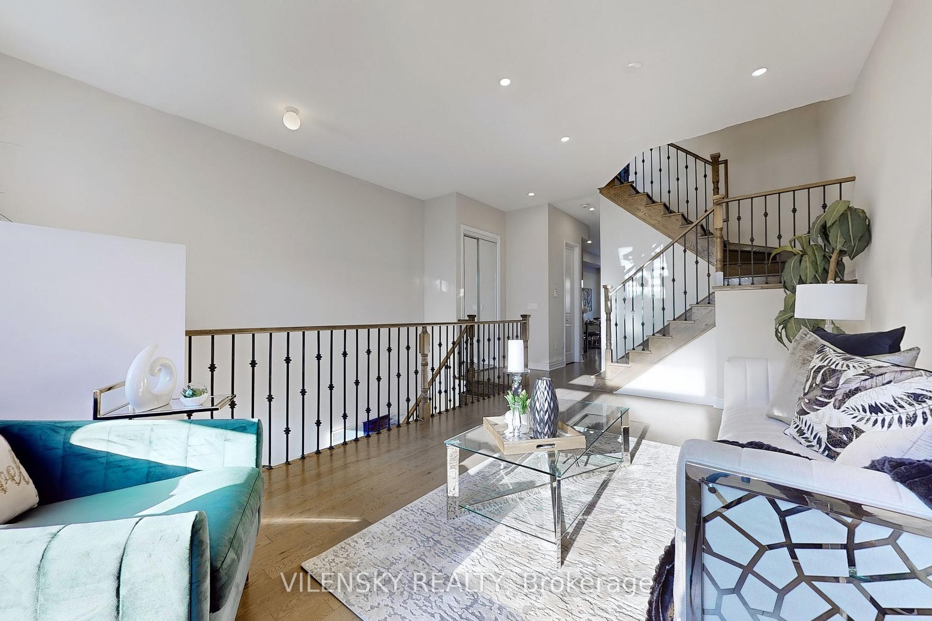 Photo 4 of 66 Laskin Drive, Vaughan, Patterson — HOMEH