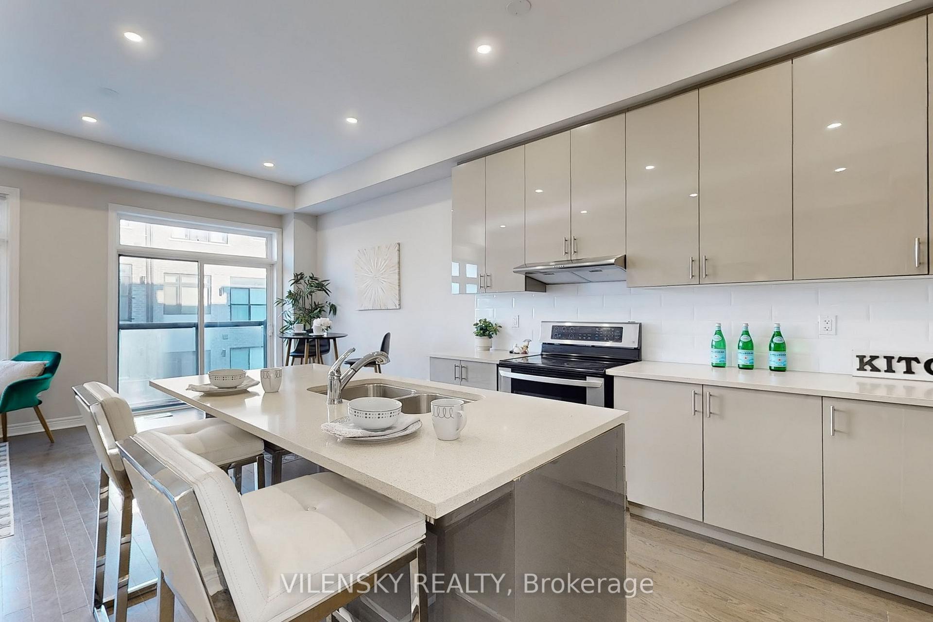 Photo 9 of 66 Laskin Drive, Vaughan, Patterson — HOMEH